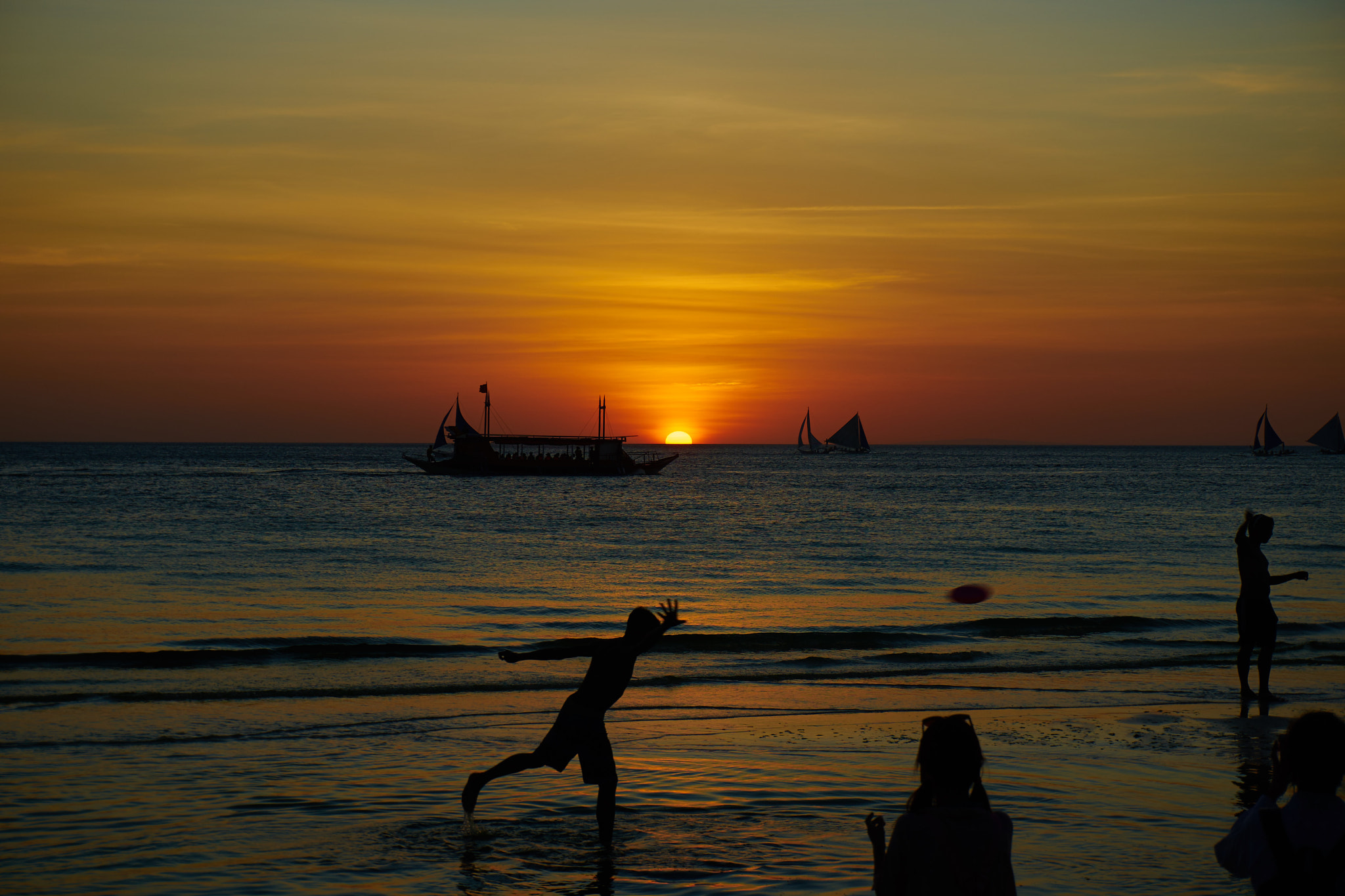 Sony E 16-50mm F3.5-5.6 PZ OSS sample photo. Sunset in boracay photography