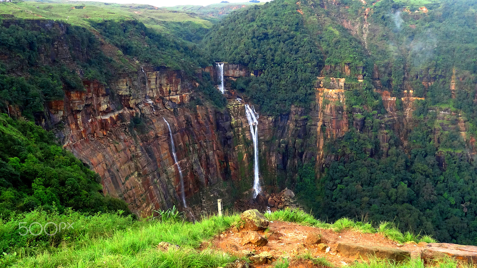 Sony Cyber-shot DSC-HX7V sample photo. Seven sister waterfalls photography