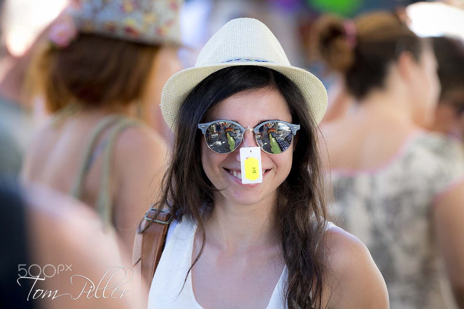 Nikon AF-S Nikkor 300mm F2.8G ED-IF VR sample photo. Girl having fun photography