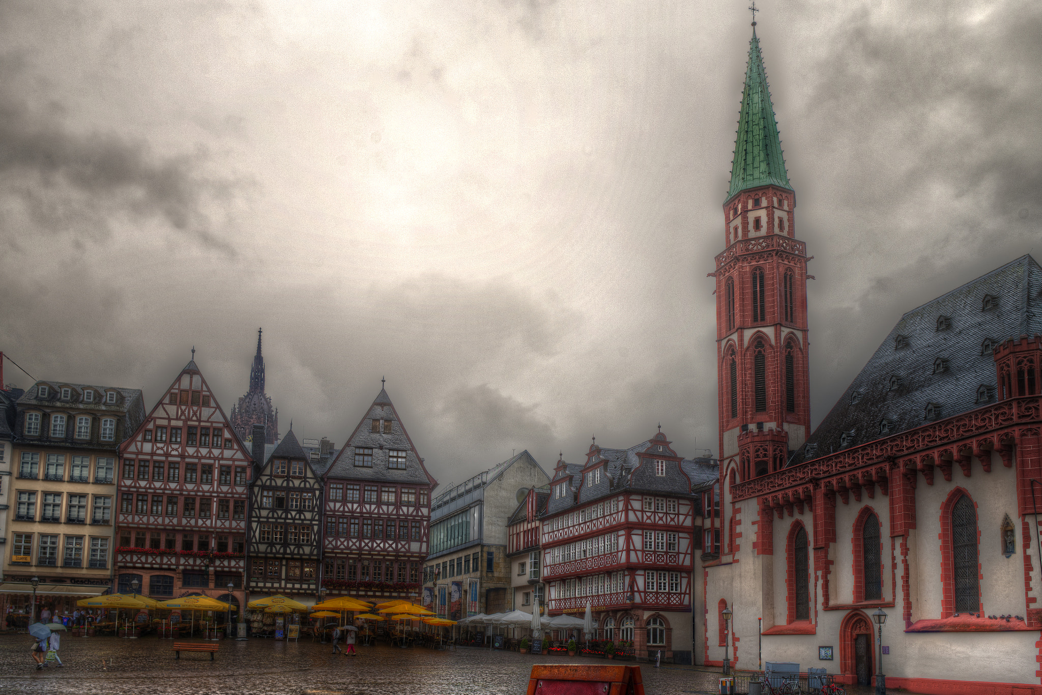 Canon EOS 5D + Canon TS-E 24mm f/3.5L sample photo. Old frankfurt in rainy weather. photography
