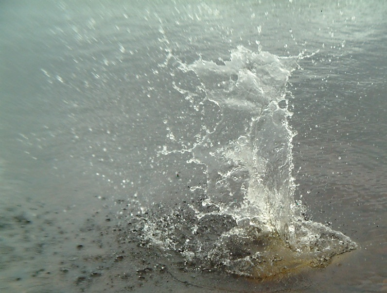 Fujifilm FinePix S602 ZOOM sample photo. Splash! loch ordie perthshire photography