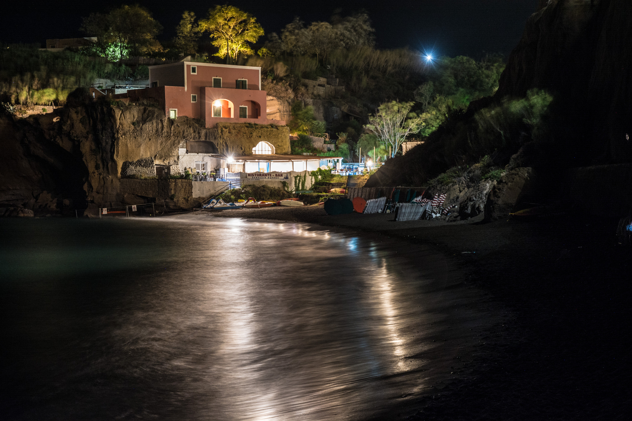 Nikon D5200 + Tamron SP AF 17-50mm F2.8 XR Di II LD Aspherical (IF) sample photo. Ventotene by night photography