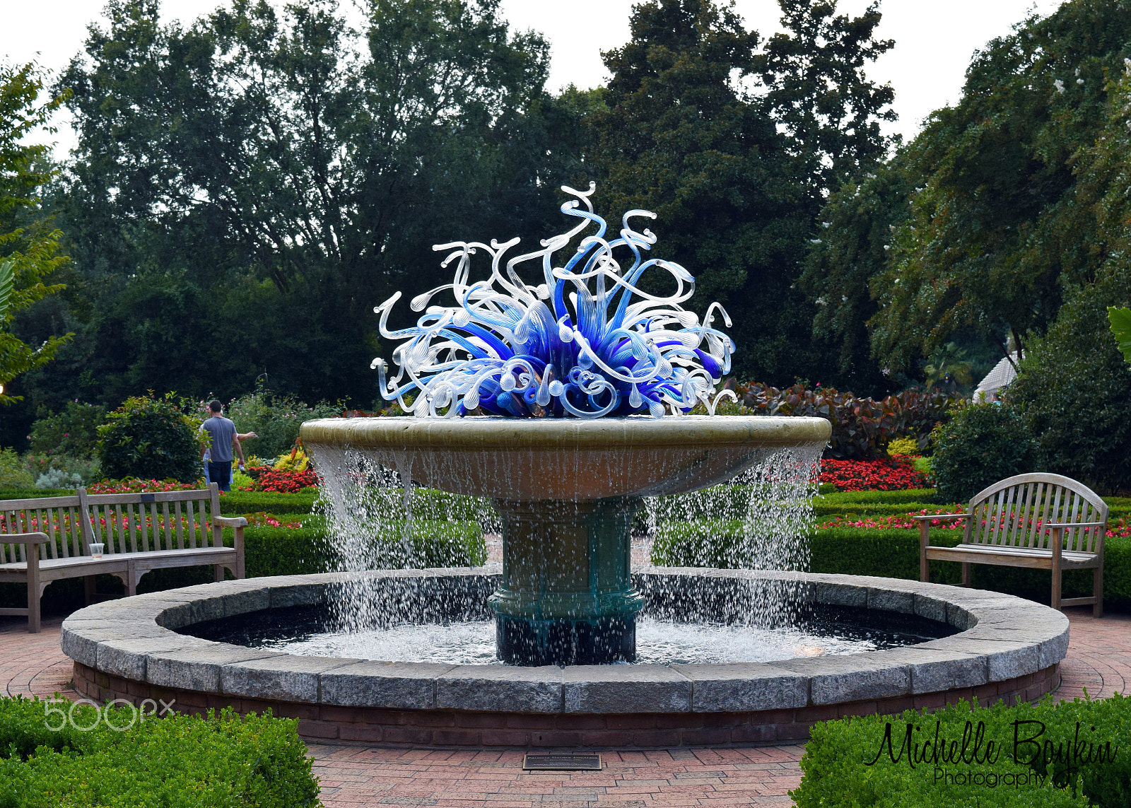 Nikon D3300 + Nikon AF Fisheye-Nikkor 16mm F2.8D sample photo. Chihuly fountain photography