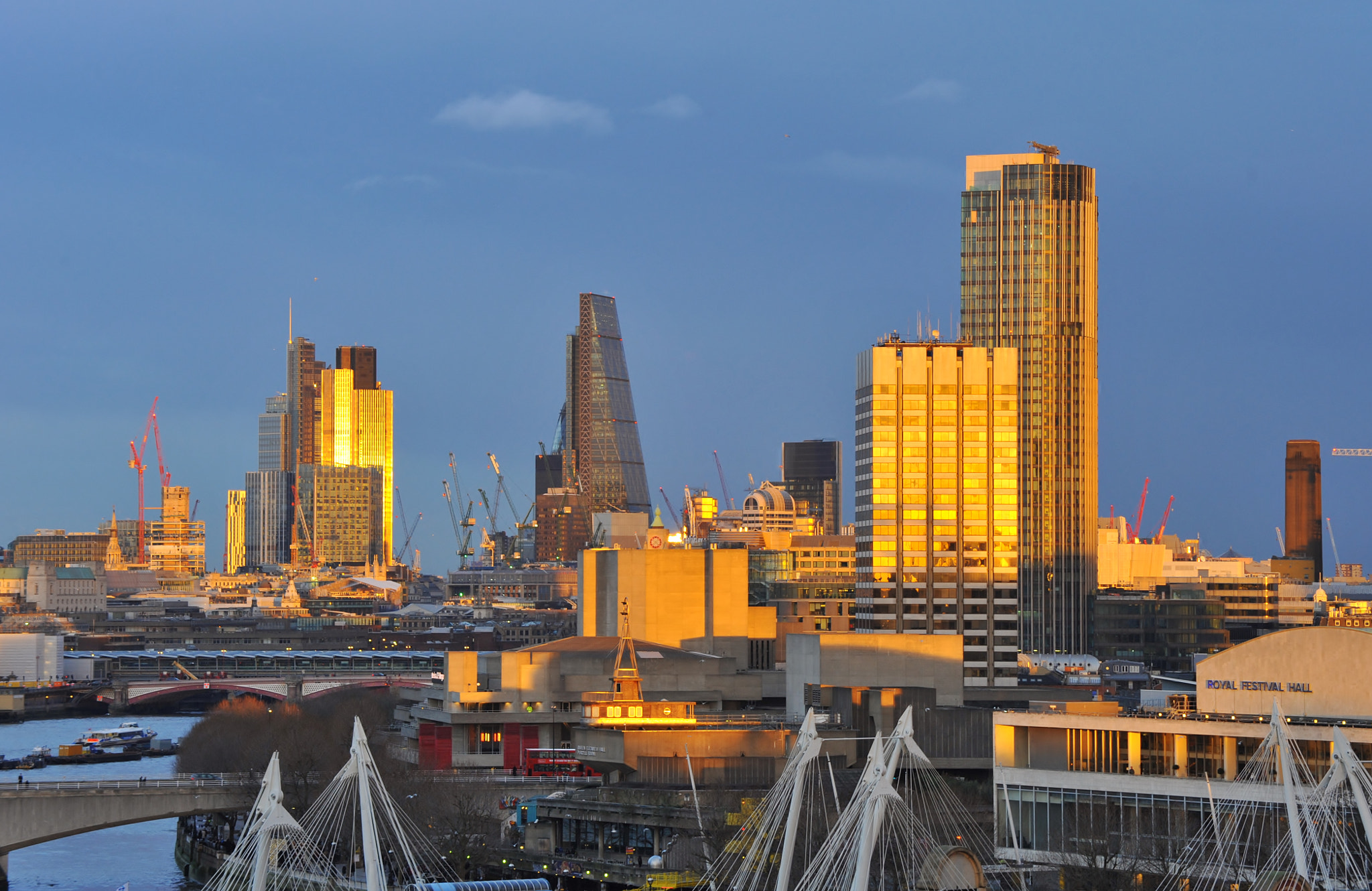 Nikon AF Nikkor 70-300mm F4-5.6G sample photo. The city of london at sunset photography