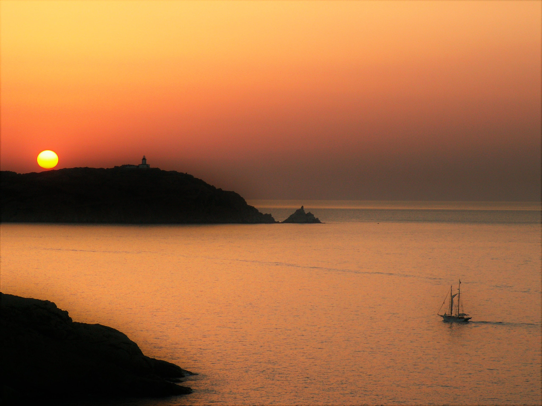 KONICA MINOLTA DiMAGE Z5 sample photo. Sailing to sun photography