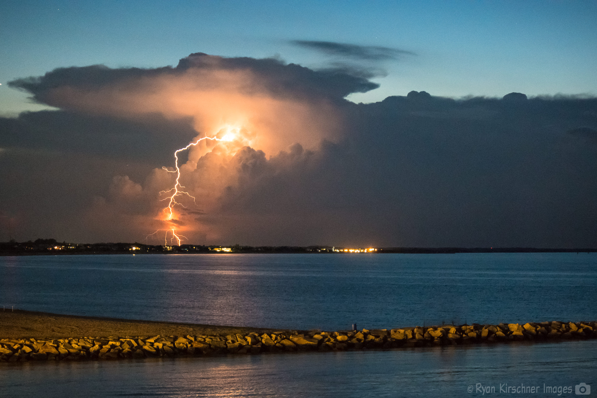 Samsung NX1 + Samsung NX 50-200mm F4-5.6 ED OIS sample photo. Lightning strike photography