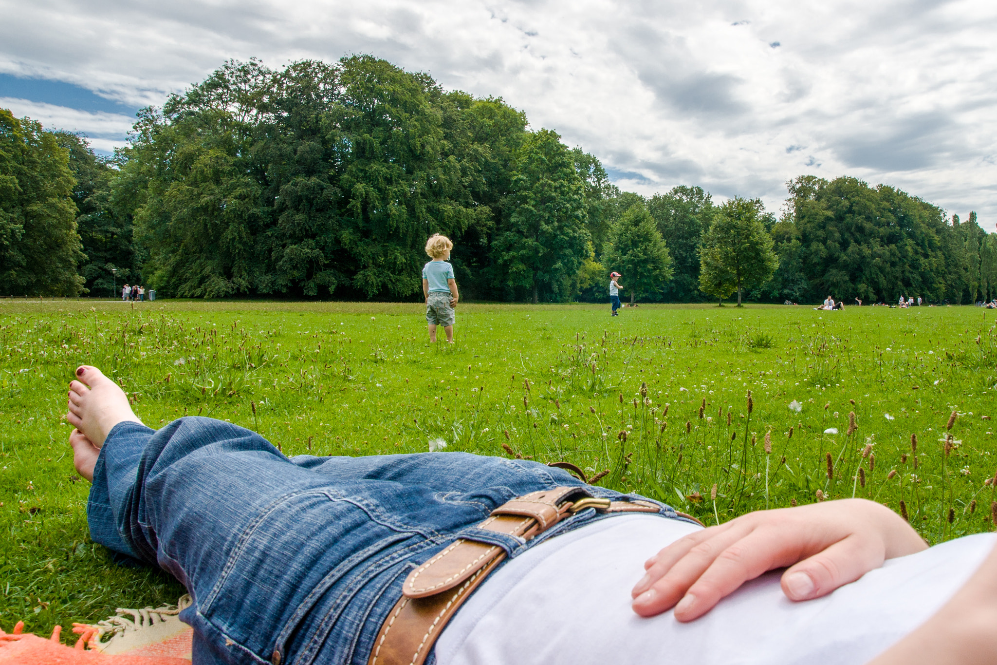 Sony Alpha DSLR-A700 sample photo. Summer in the city photography
