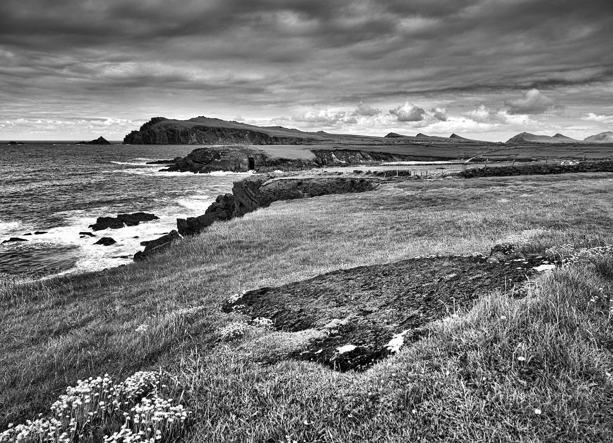 Phase One IQ260 Achromatic sample photo. Cloghane, ireland in black & white photography
