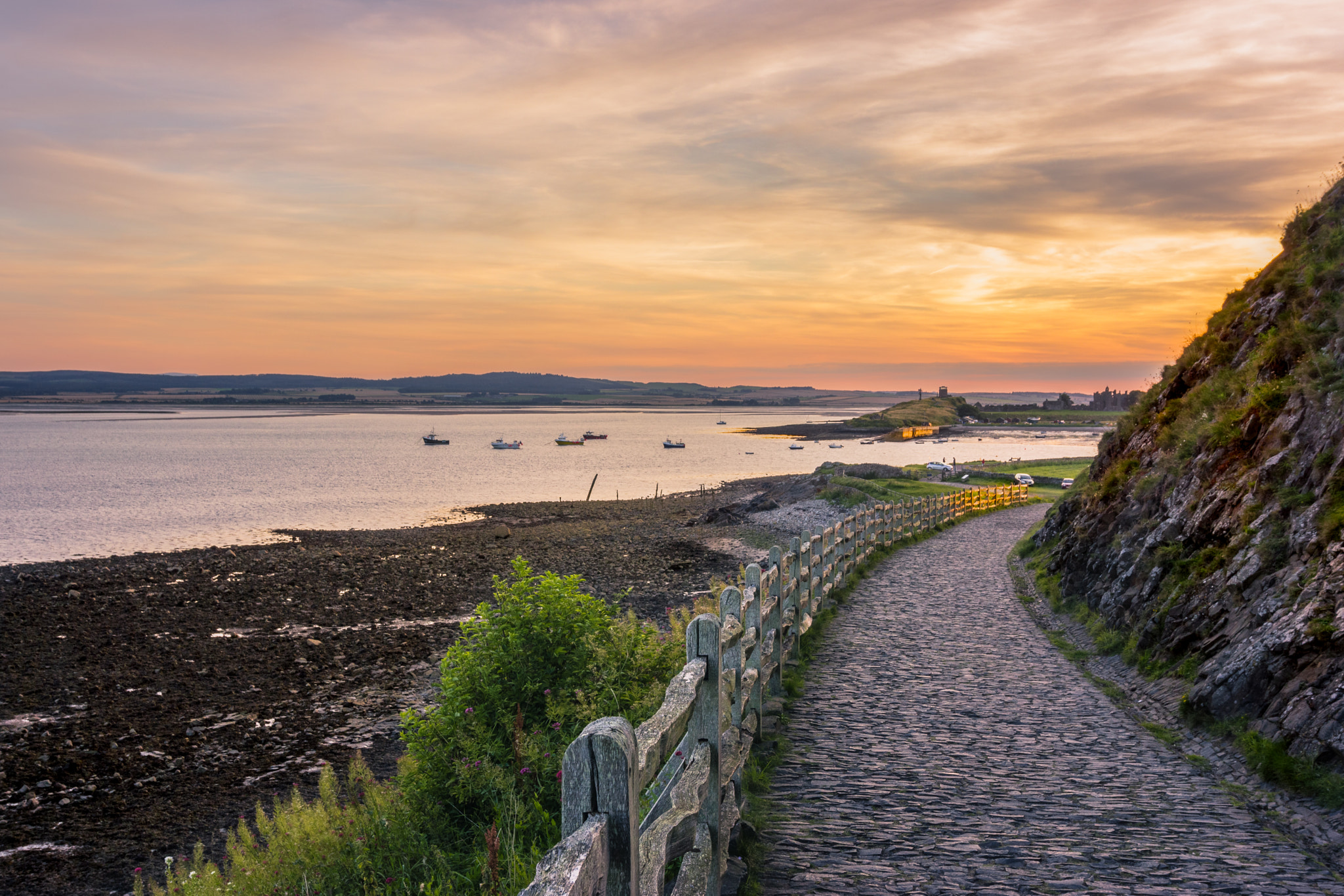 Sony Alpha NEX-7 + Sony E 16-50mm F3.5-5.6 PZ OSS sample photo. Cobbled path photography