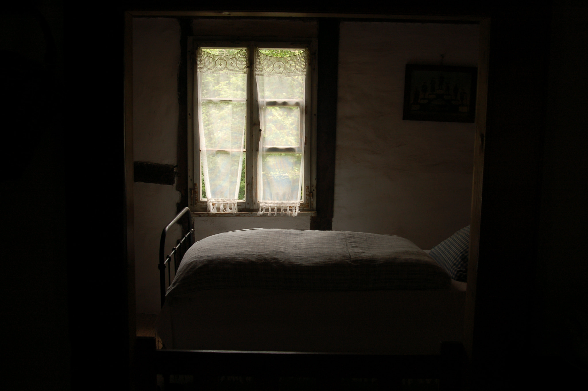 Nikon D50 sample photo. A room photography