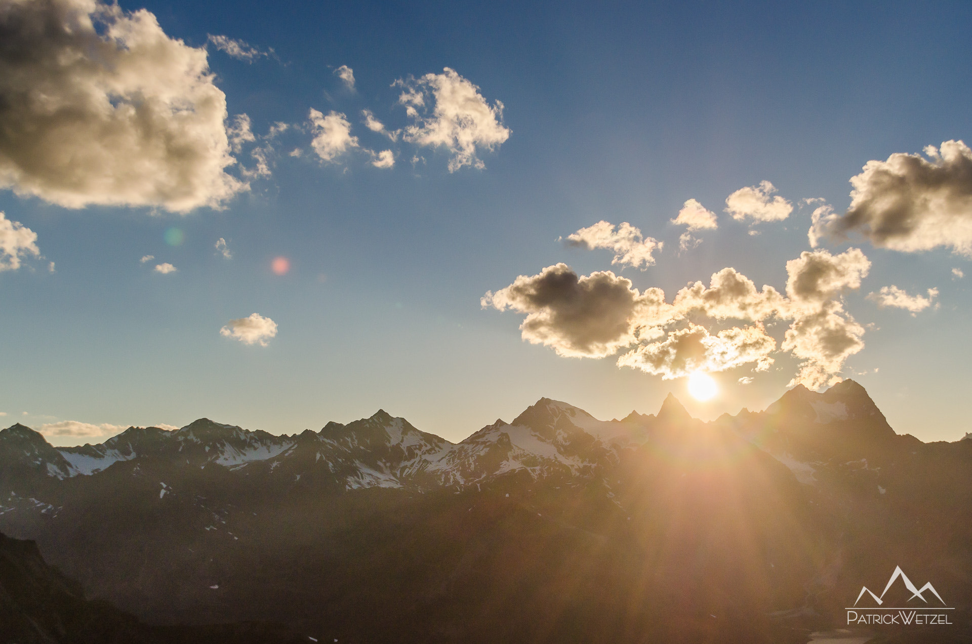 Nikon D5100 + Sigma 18-200mm F3.5-6.3 DC OS HSM sample photo. Sunset in alpes photography