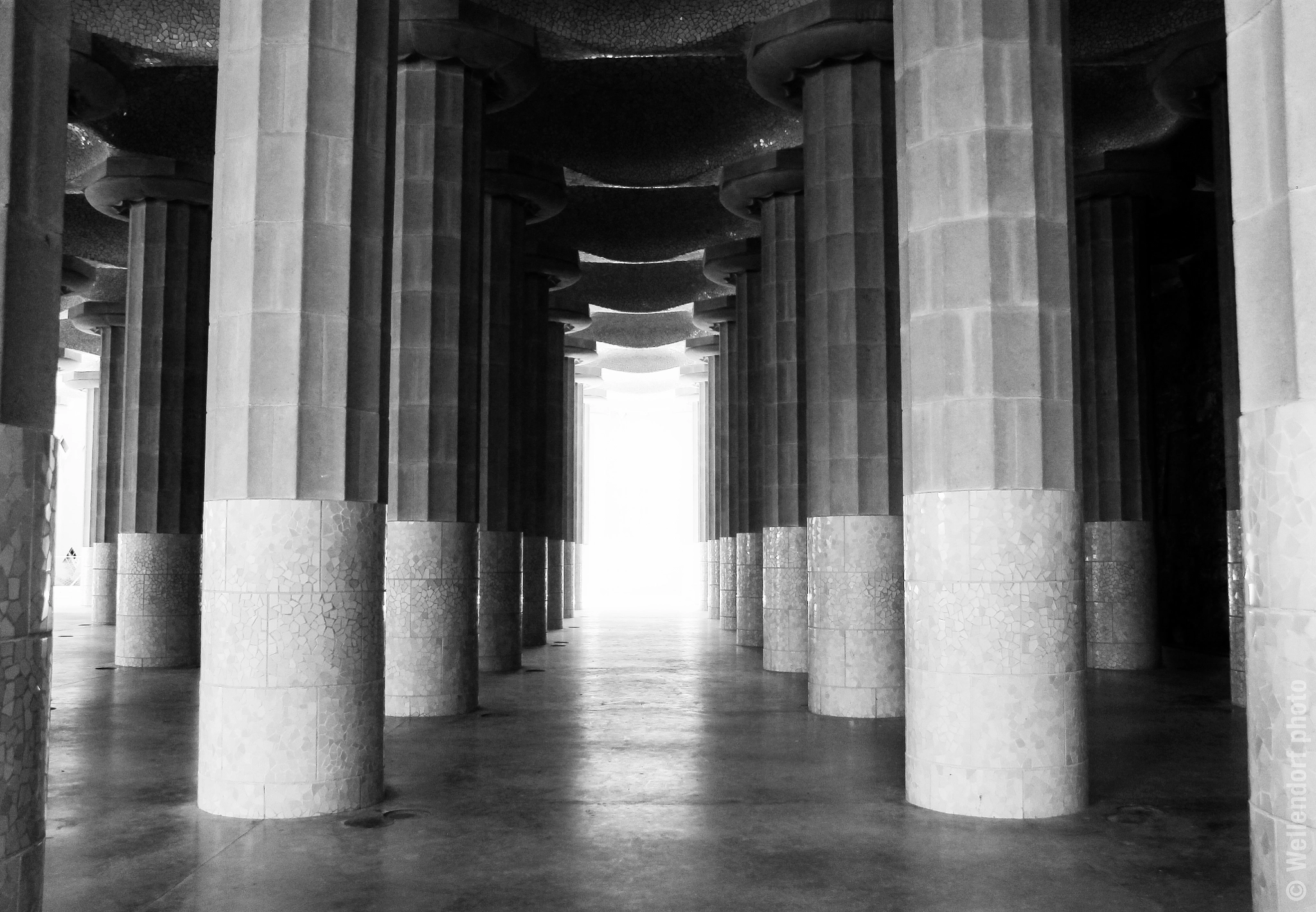 Canon EF-S 17-85mm F4-5.6 IS USM sample photo. Park güell light photography