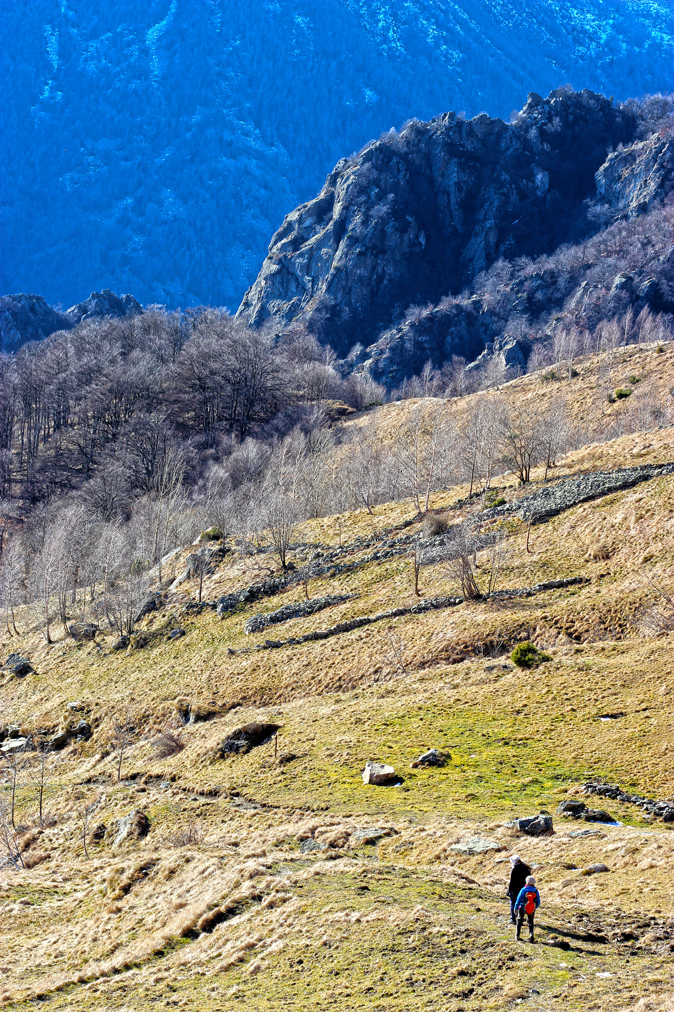 Canon EOS 600D (Rebel EOS T3i / EOS Kiss X5) + Canon EF 50mm F1.8 II sample photo. Small humans vs immense nature photography