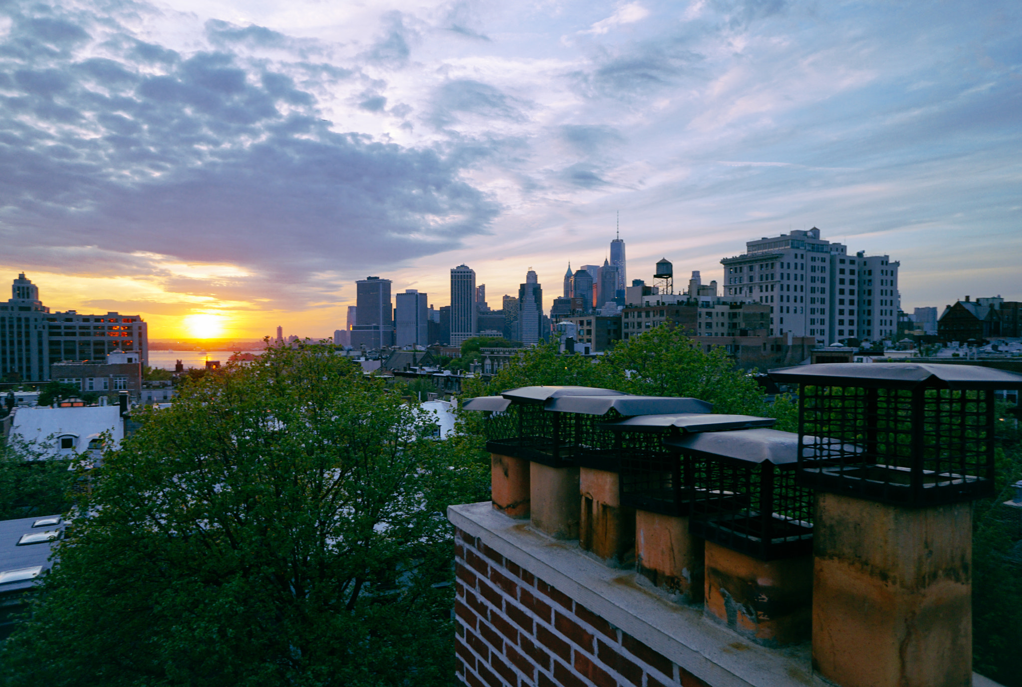 Sony a6300 + Sony E 16mm F2.8 sample photo. Brooklyn sunset photography
