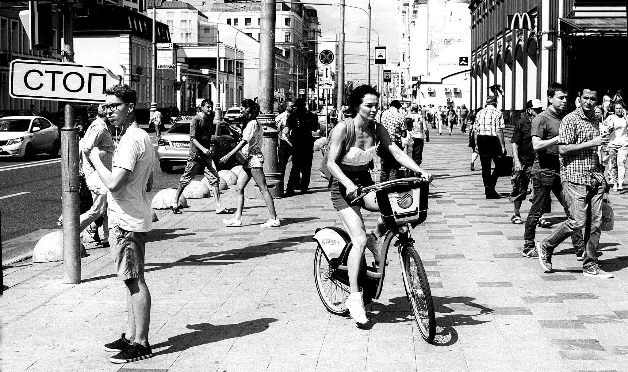 Pentax smc FA 31mm F1.8 AL Limited sample photo. The streets are filled with sunlight photography