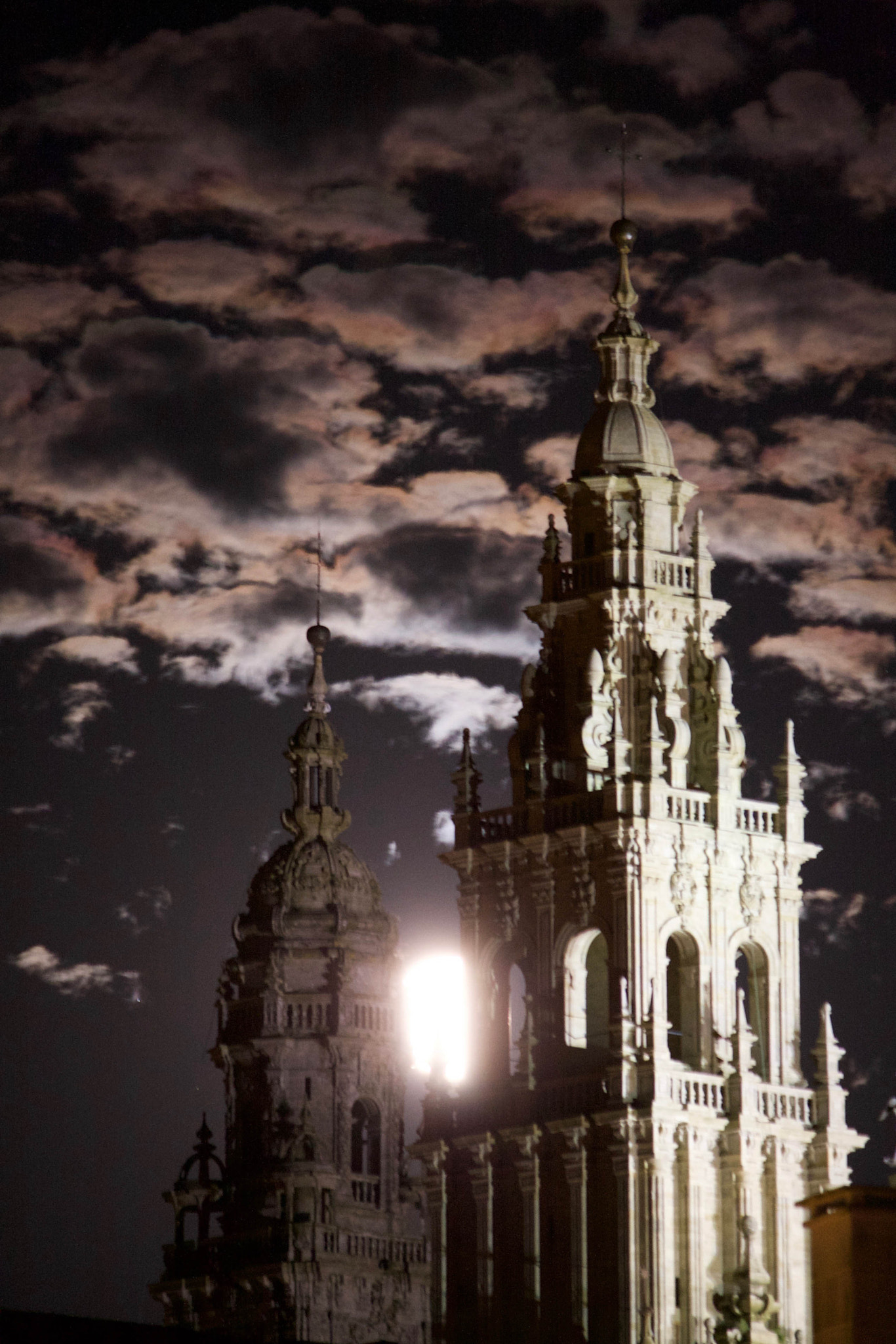 Canon EOS 40D sample photo. Full moon and the cathedral photography
