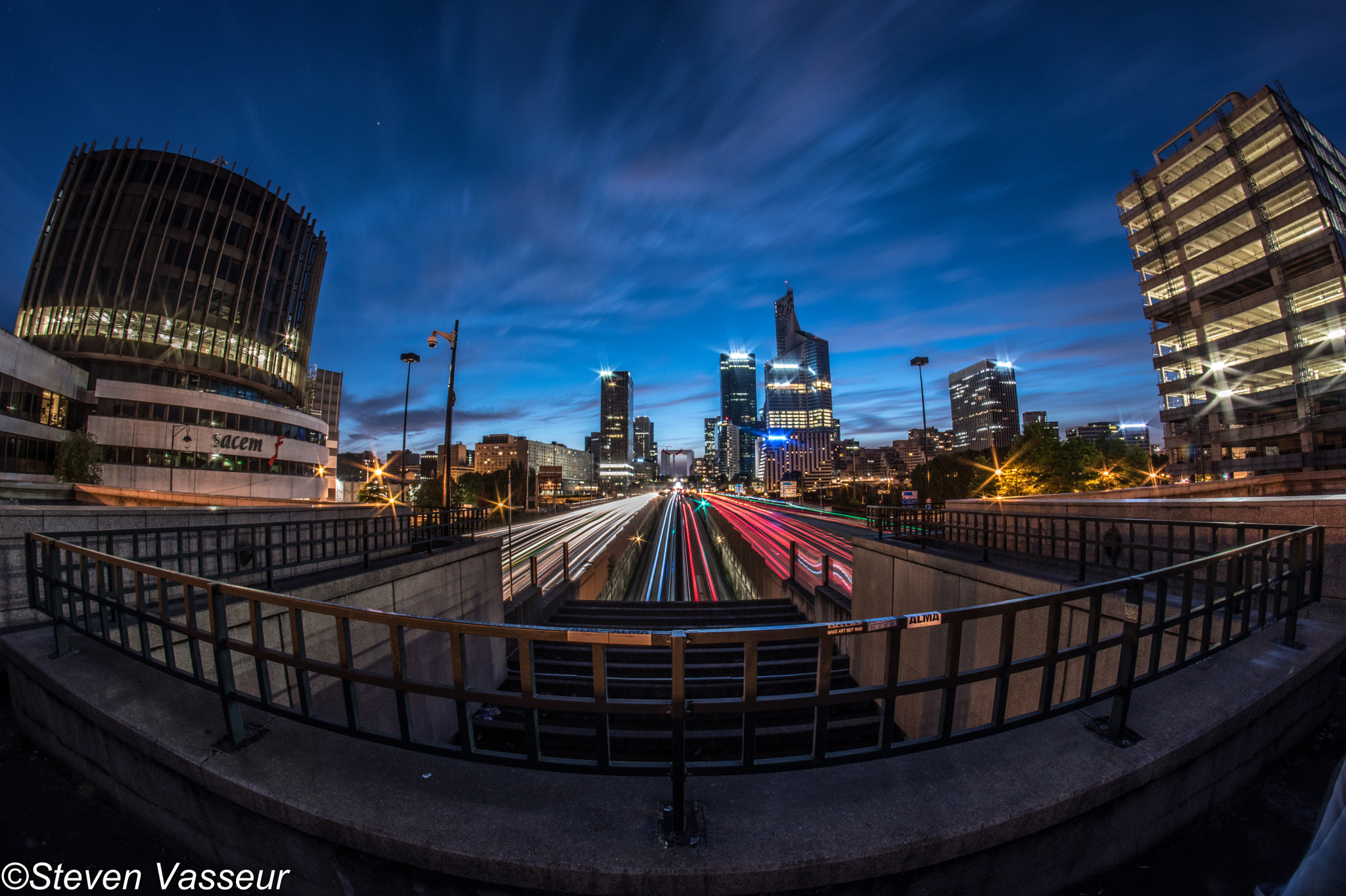 Samyang 8mm F3.5 Aspherical IF MC Fisheye sample photo. La défense vu depuis le pont de neuilly photography