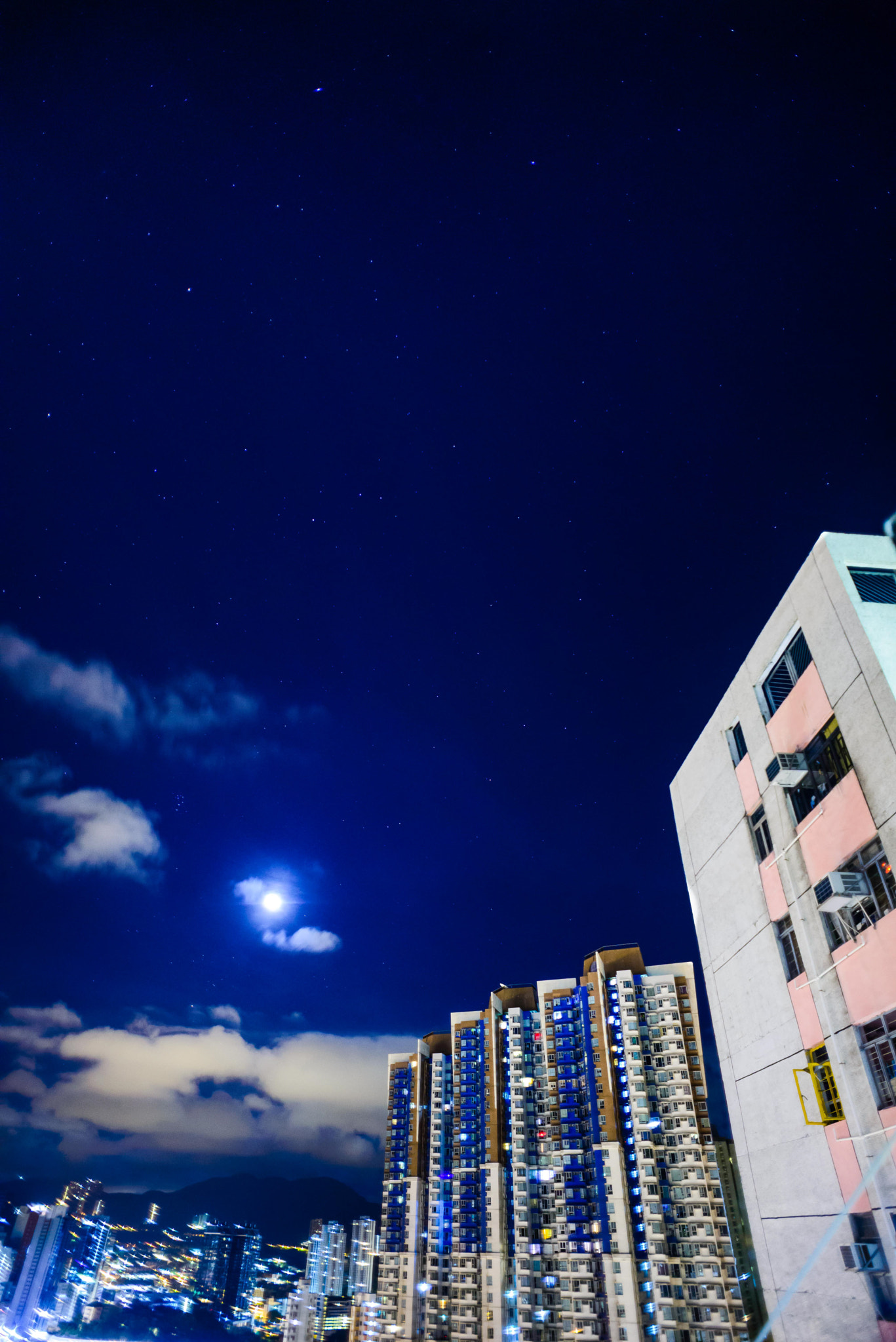 Nikon D610 + Nikon AF Nikkor 20mm F2.8D sample photo. Starry view from my home photography