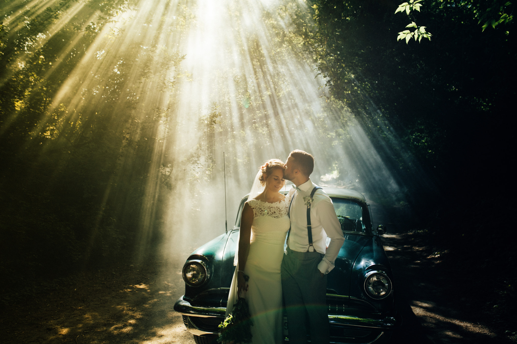 Canon EOS 5DS + Sigma 35mm F1.4 DG HSM Art sample photo. Classic cars and old barns photography