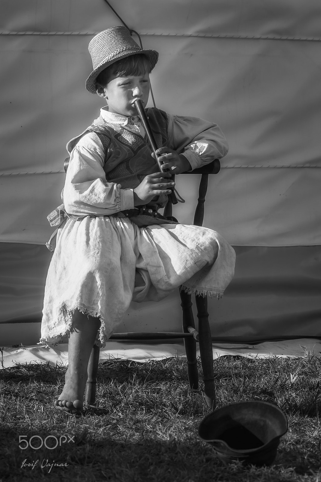 Nikon AF-S Nikkor 200-500mm F5.6E ED VR sample photo. A sad song photography