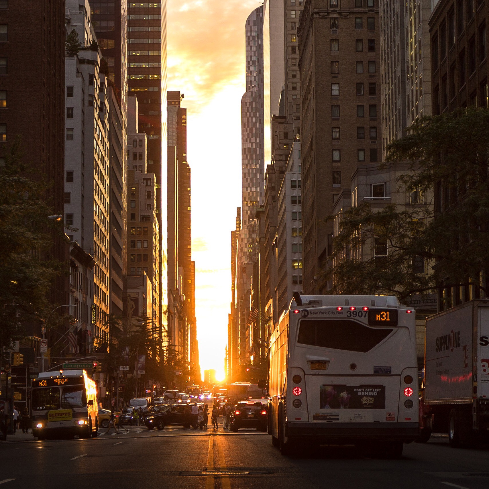 Canon EF-S 17-55mm F2.8 IS USM sample photo. Manhattanhenge 2016 photography