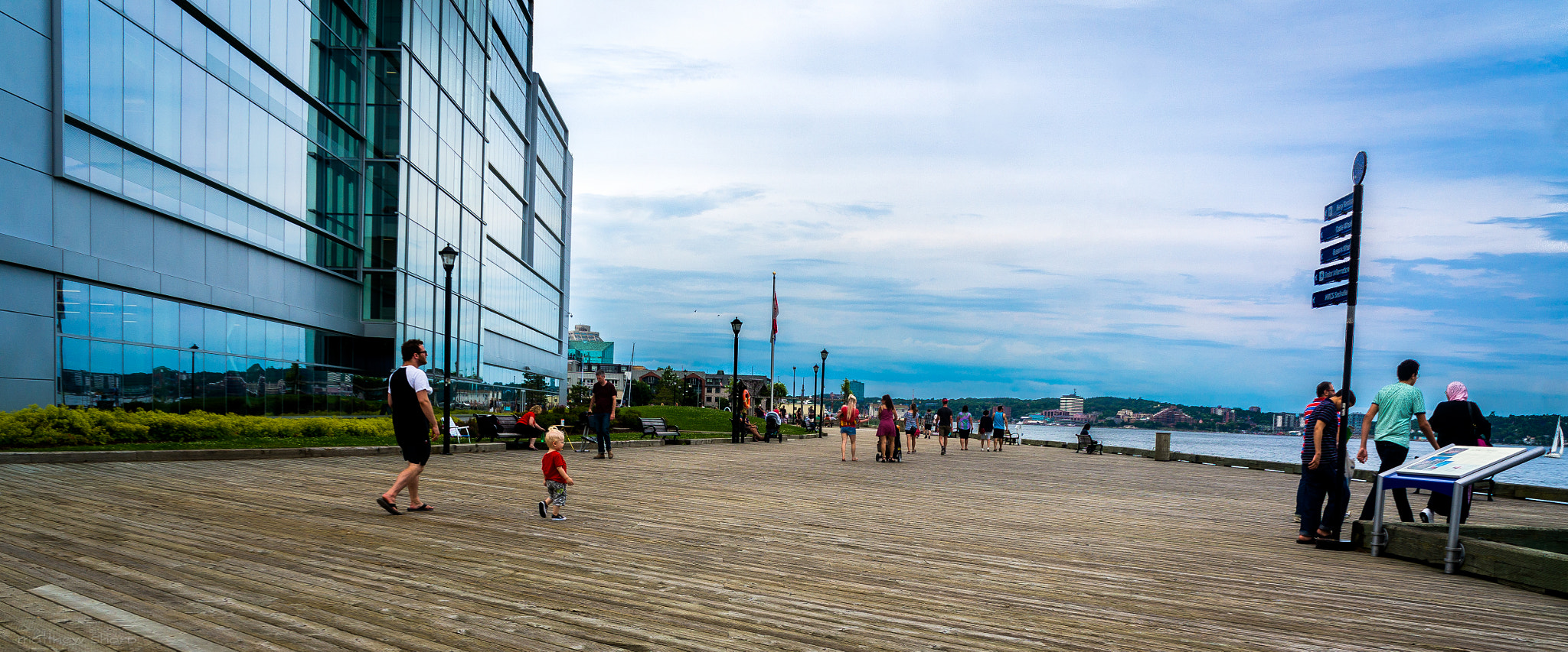 Sony Alpha NEX-6 + Sony E 18-55mm F3.5-5.6 OSS sample photo. Boardwalk blue photography