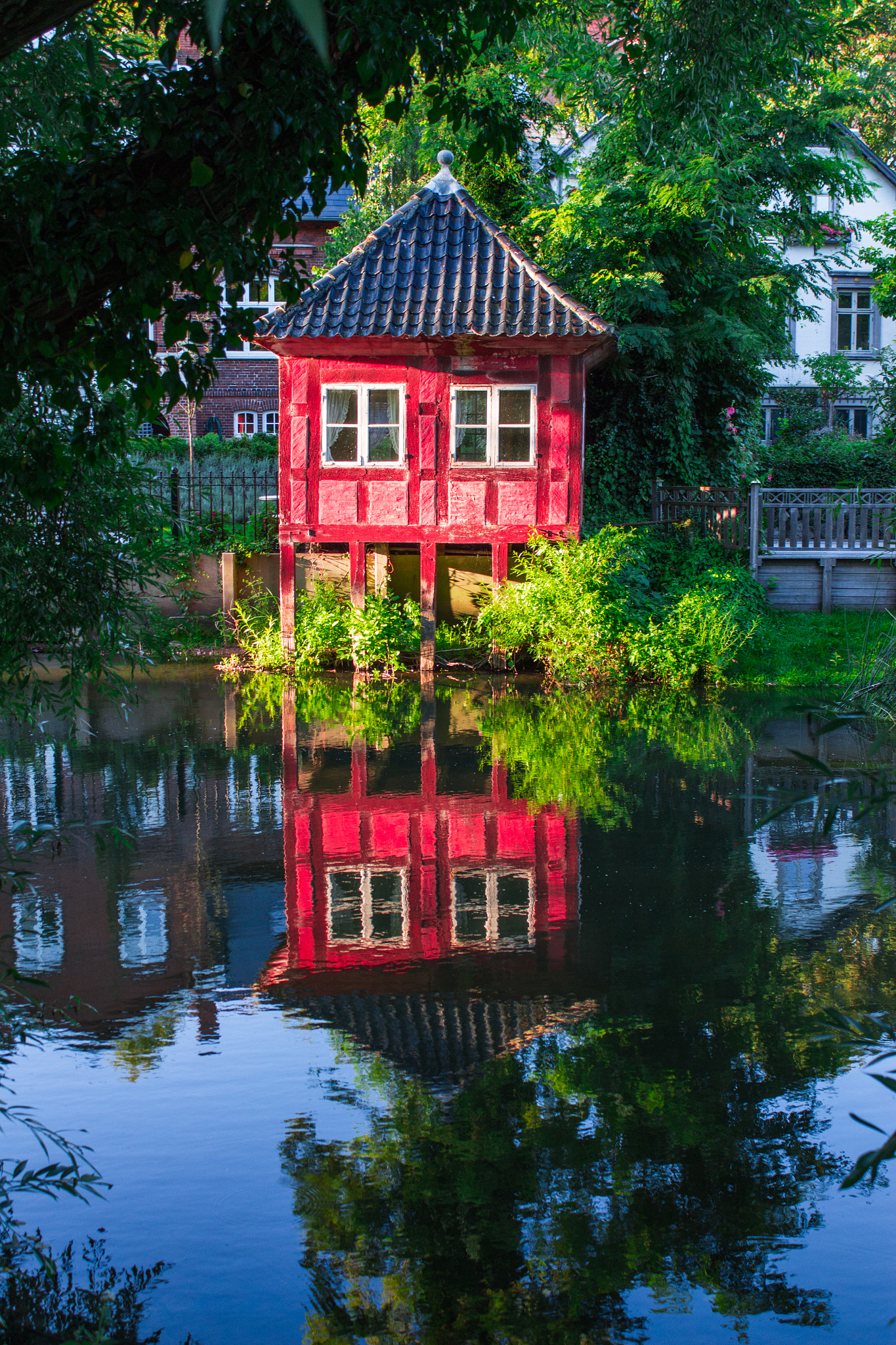 Canon EOS 650D (EOS Rebel T4i / EOS Kiss X6i) sample photo. House by the lake photography