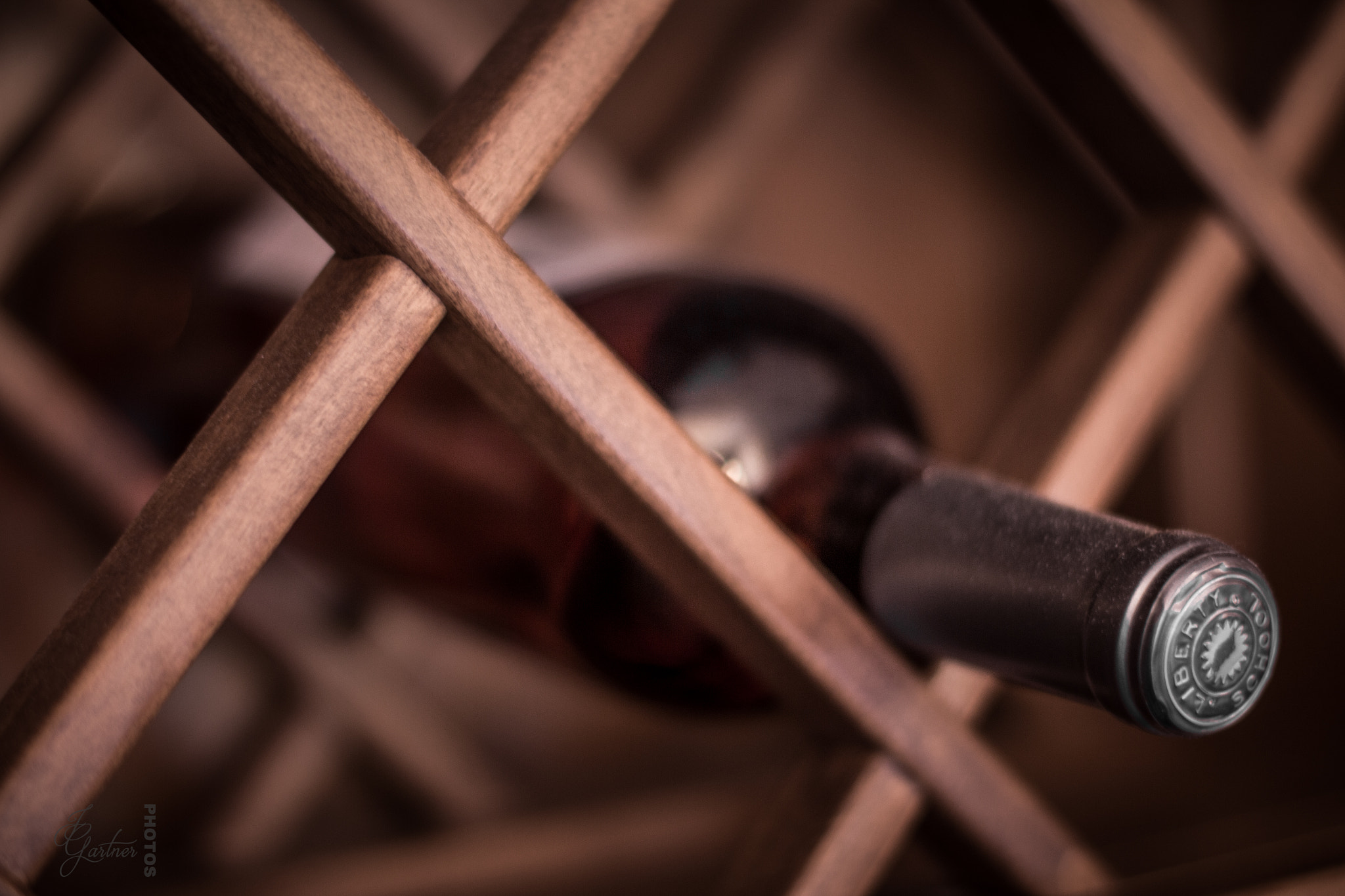 Canon EOS 650D (EOS Rebel T4i / EOS Kiss X6i) sample photo. Dust on the bottle photography