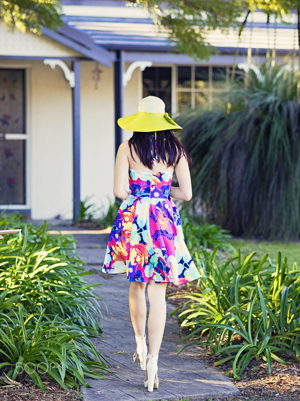 Olympus M.Zuiko Digital ED 75mm F1.8 sample photo. Vivacious summer dress photography