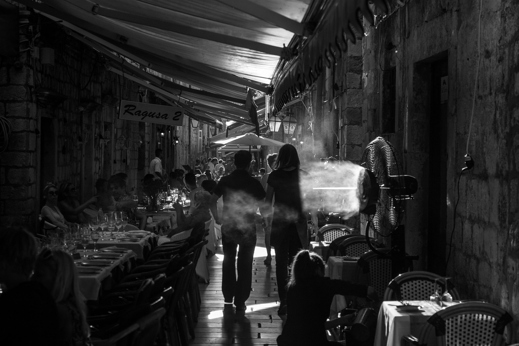 Canon EOS 500D (EOS Rebel T1i / EOS Kiss X3) sample photo. Steamy alley photography