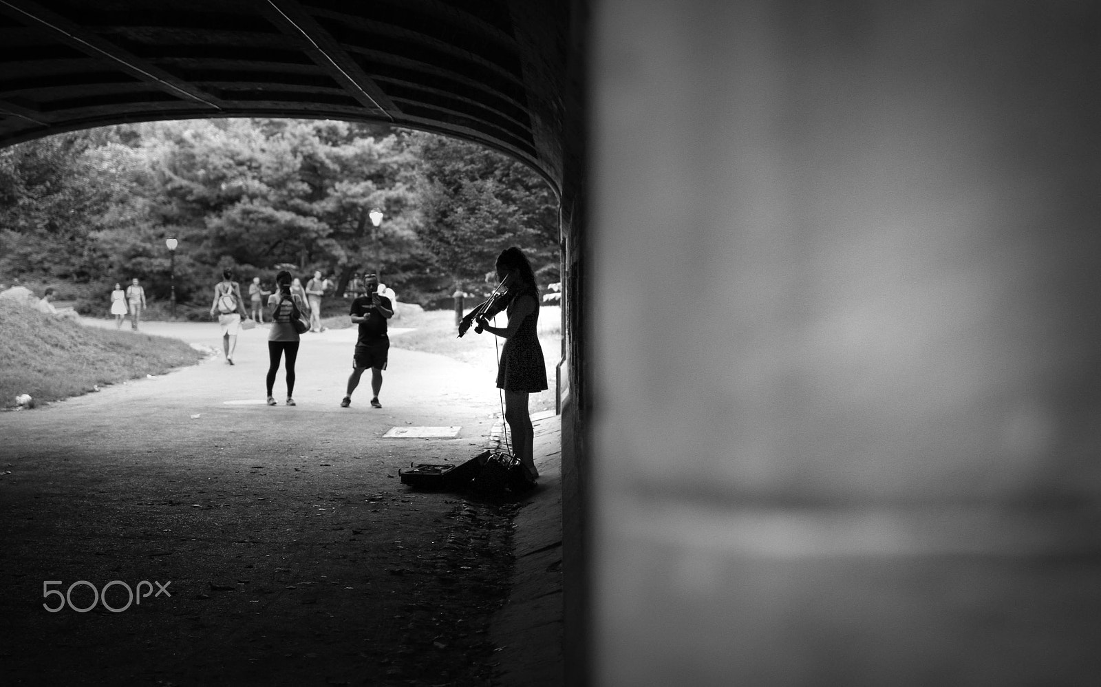Canon EOS 7D + Canon EF 35mm F1.4L USM sample photo. Lone violin photography