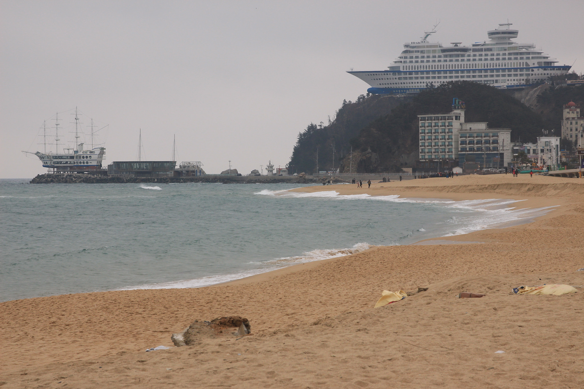 Canon EOS 650D (EOS Rebel T4i / EOS Kiss X6i) sample photo. What is this? ship? photography