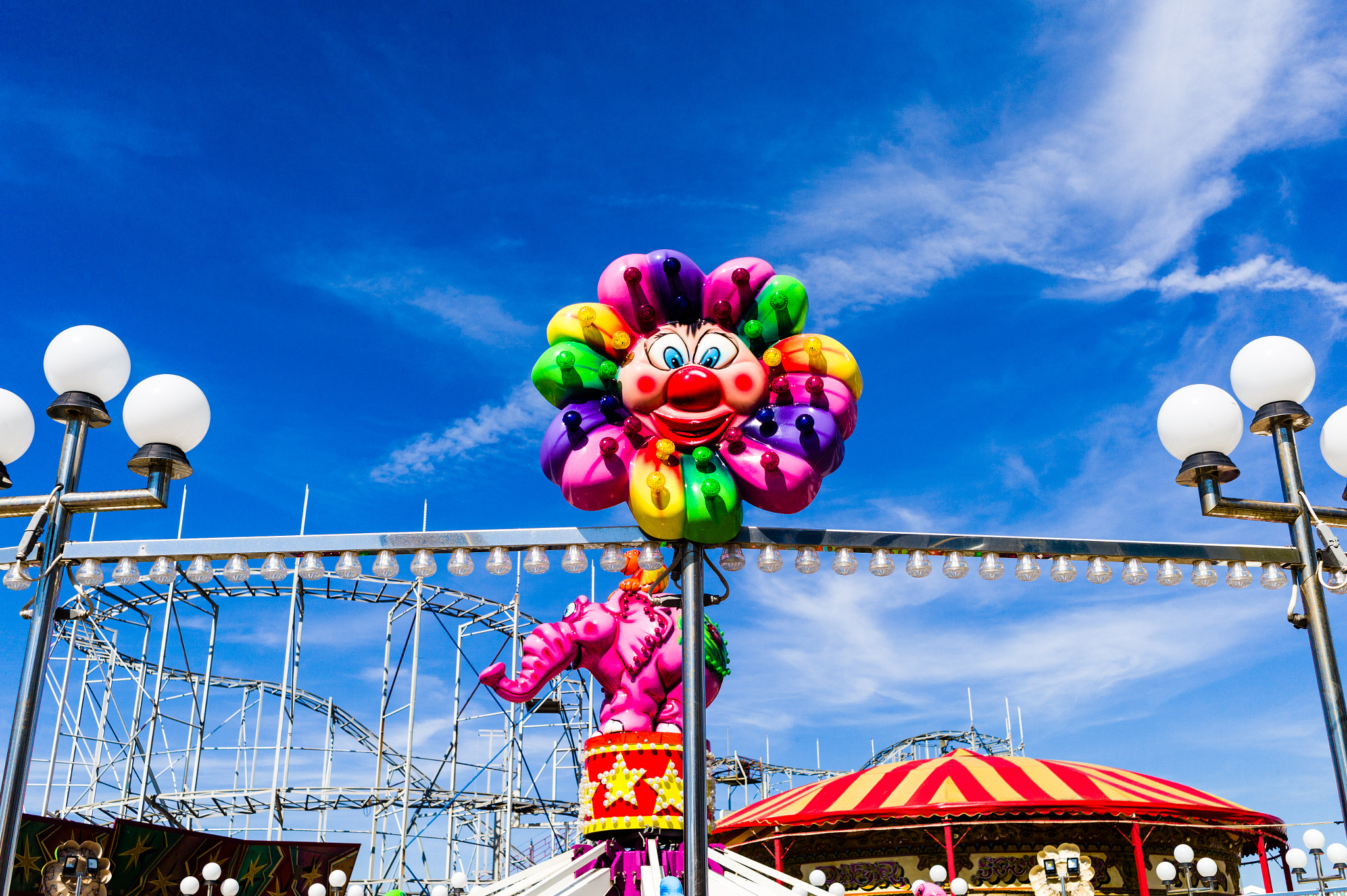 Leica Summarit-M 35mm F2.5 sample photo. Funfair skyline photography