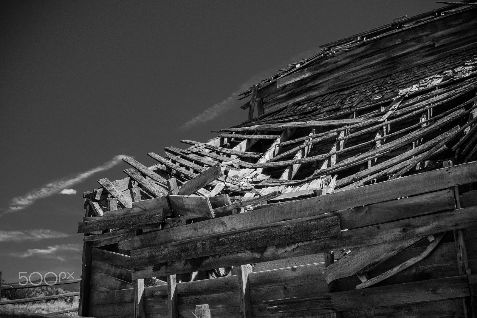 Panasonic Lumix DMC-GH4 + LUMIX G 20/F1.7 II sample photo. Osoyoos barnroof bw photography