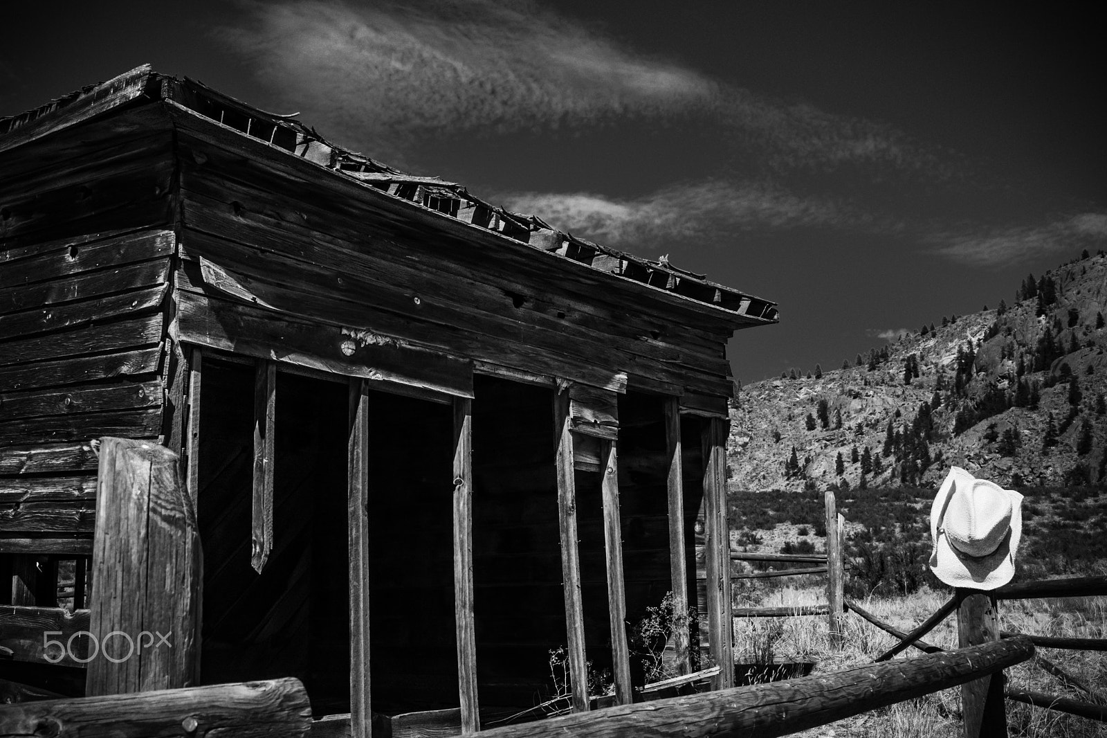 Panasonic Lumix DMC-GH4 + LUMIX G 20/F1.7 II sample photo. Osoyoos barn bw photography