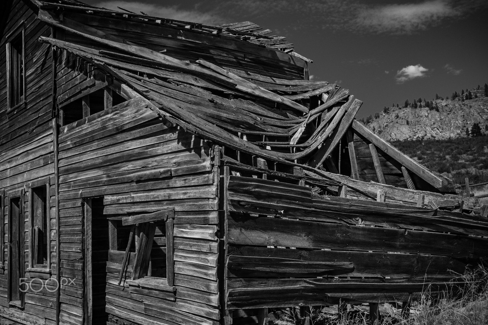 Panasonic Lumix DMC-GH4 + LUMIX G 20/F1.7 II sample photo. Osoyoos barn bw photography