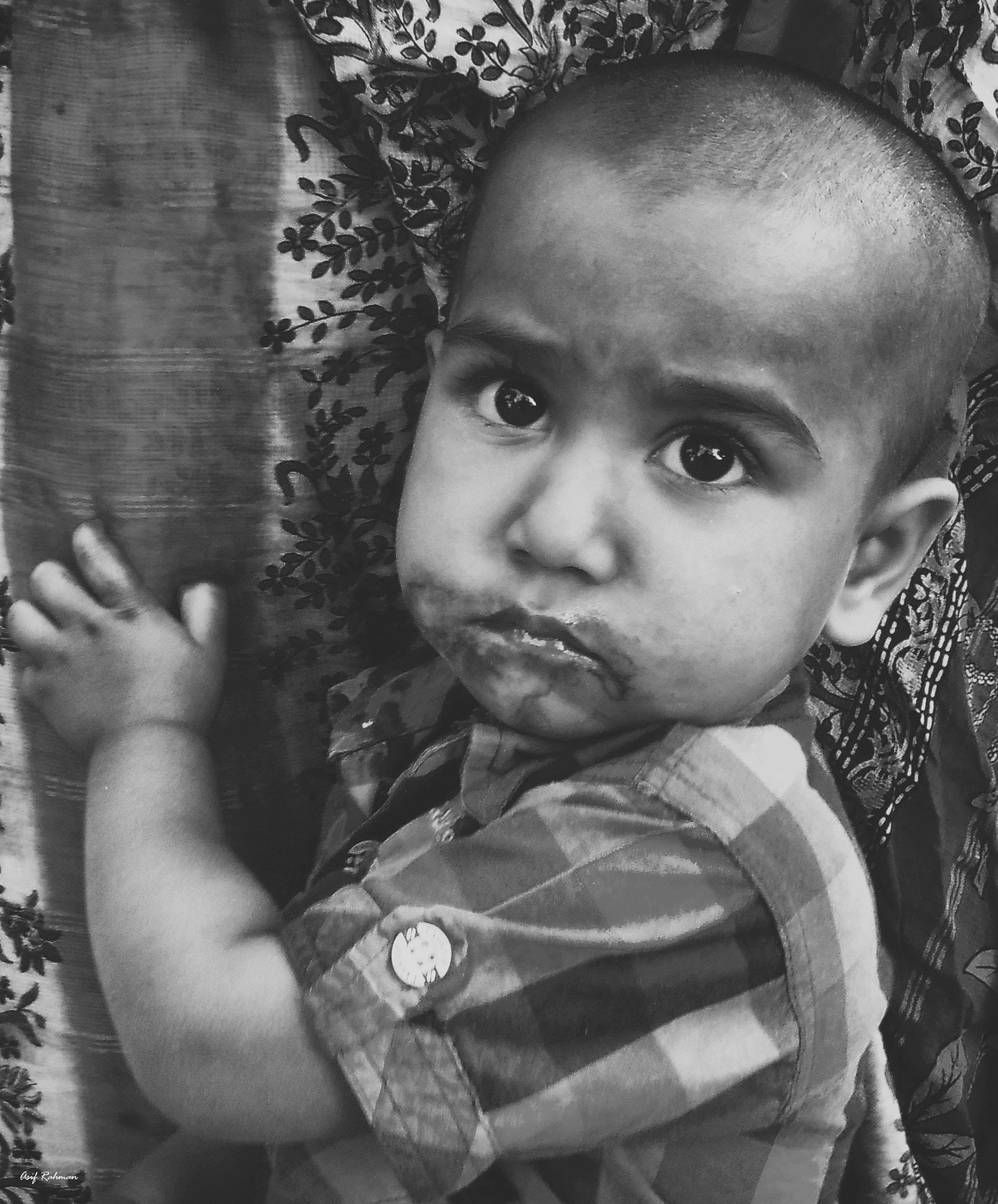 Sony DSC-W670 sample photo. Unknown stare photography