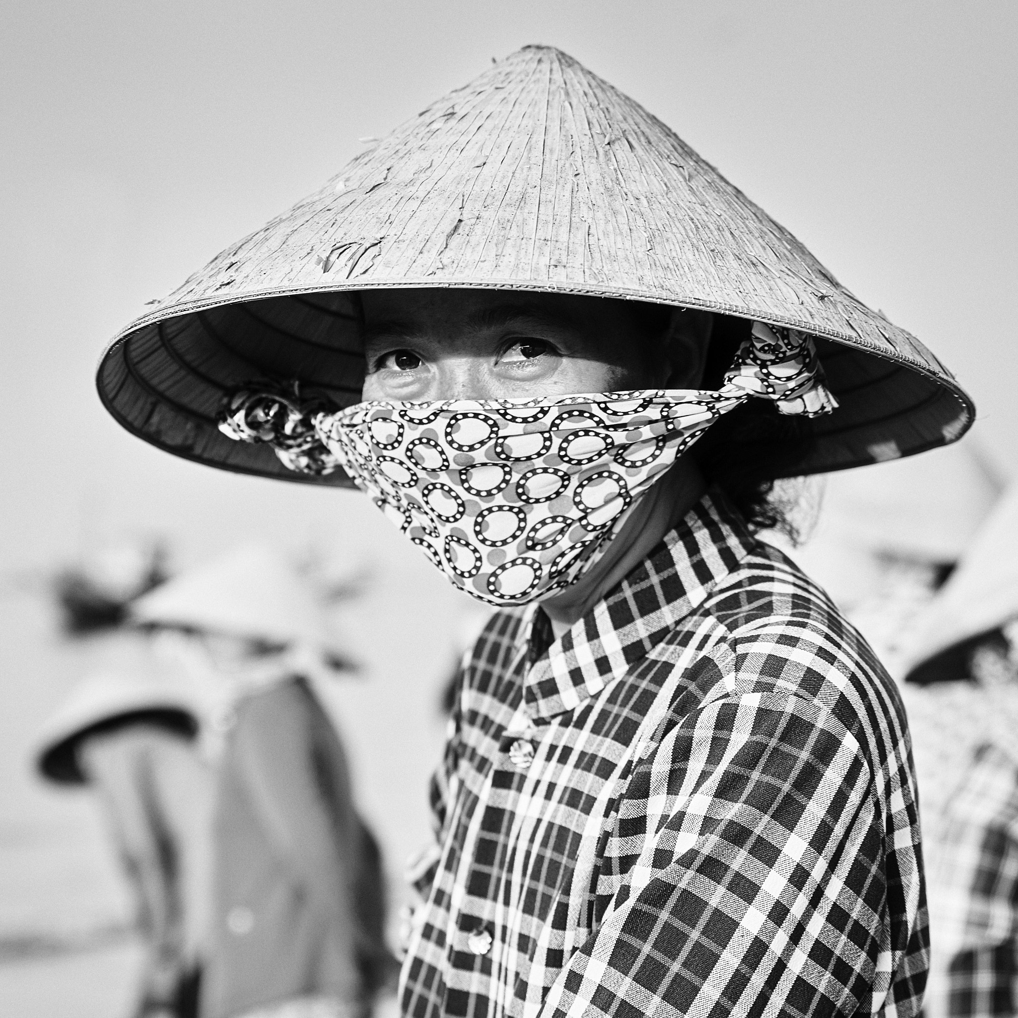 Sony a7R II + 24-70mm F2.8 G SSM OSS sample photo. Non la, vietnam photography