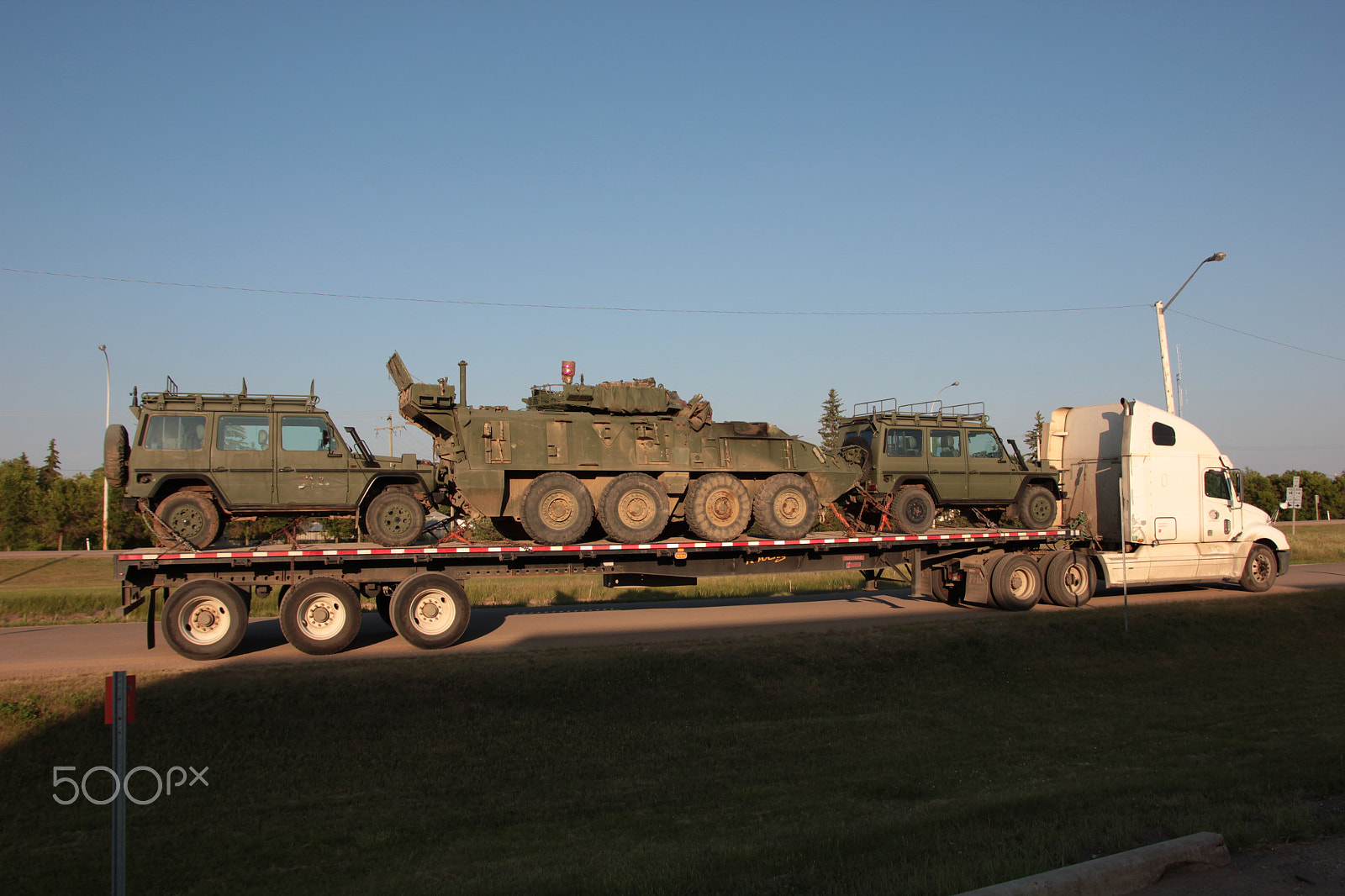 Canon EOS 550D (EOS Rebel T2i / EOS Kiss X4) sample photo. Tank truck photography
