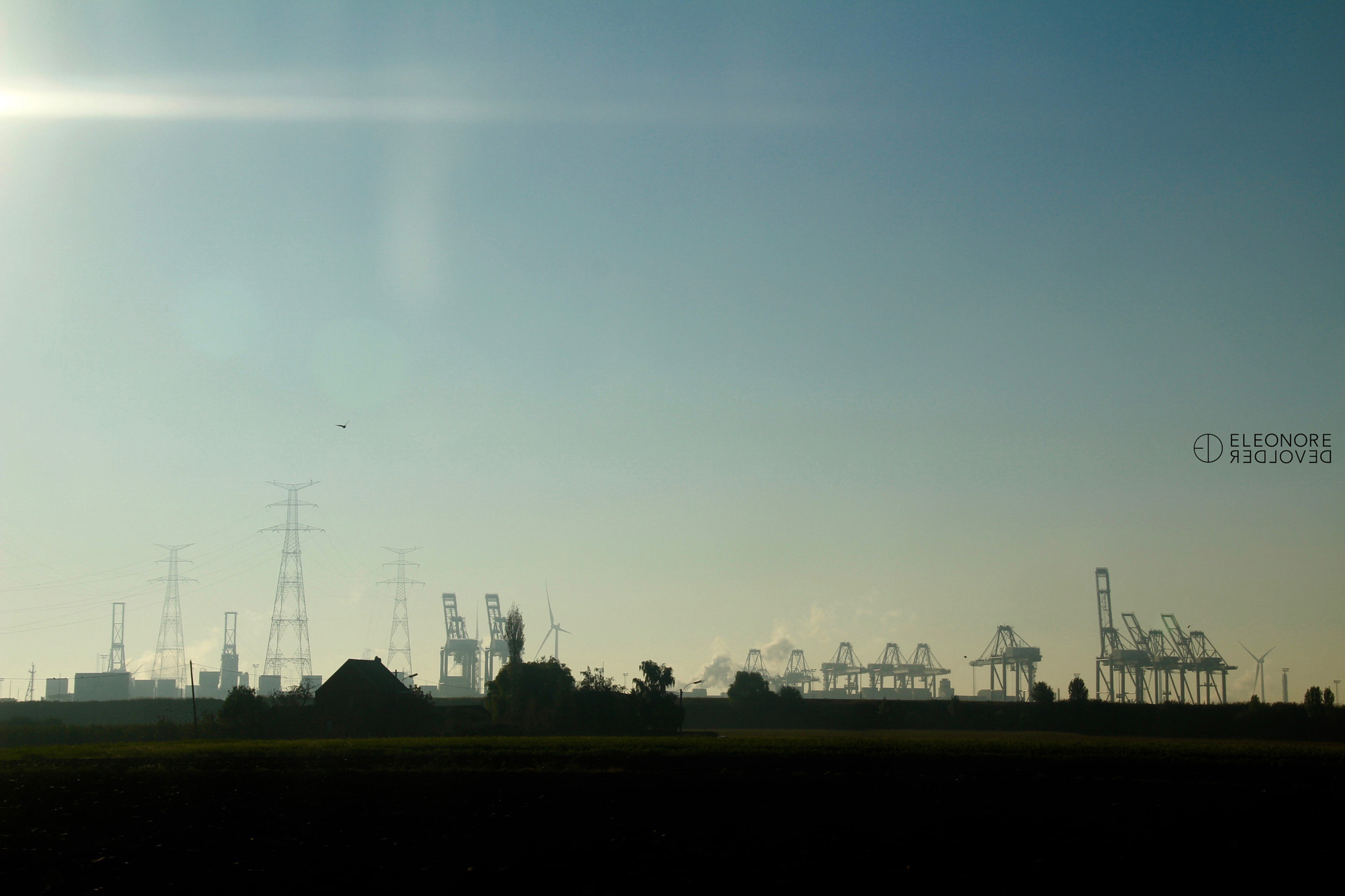 Sigma 18-250mm F3.5-6.3 DC OS HSM sample photo. Trapped skyline photography