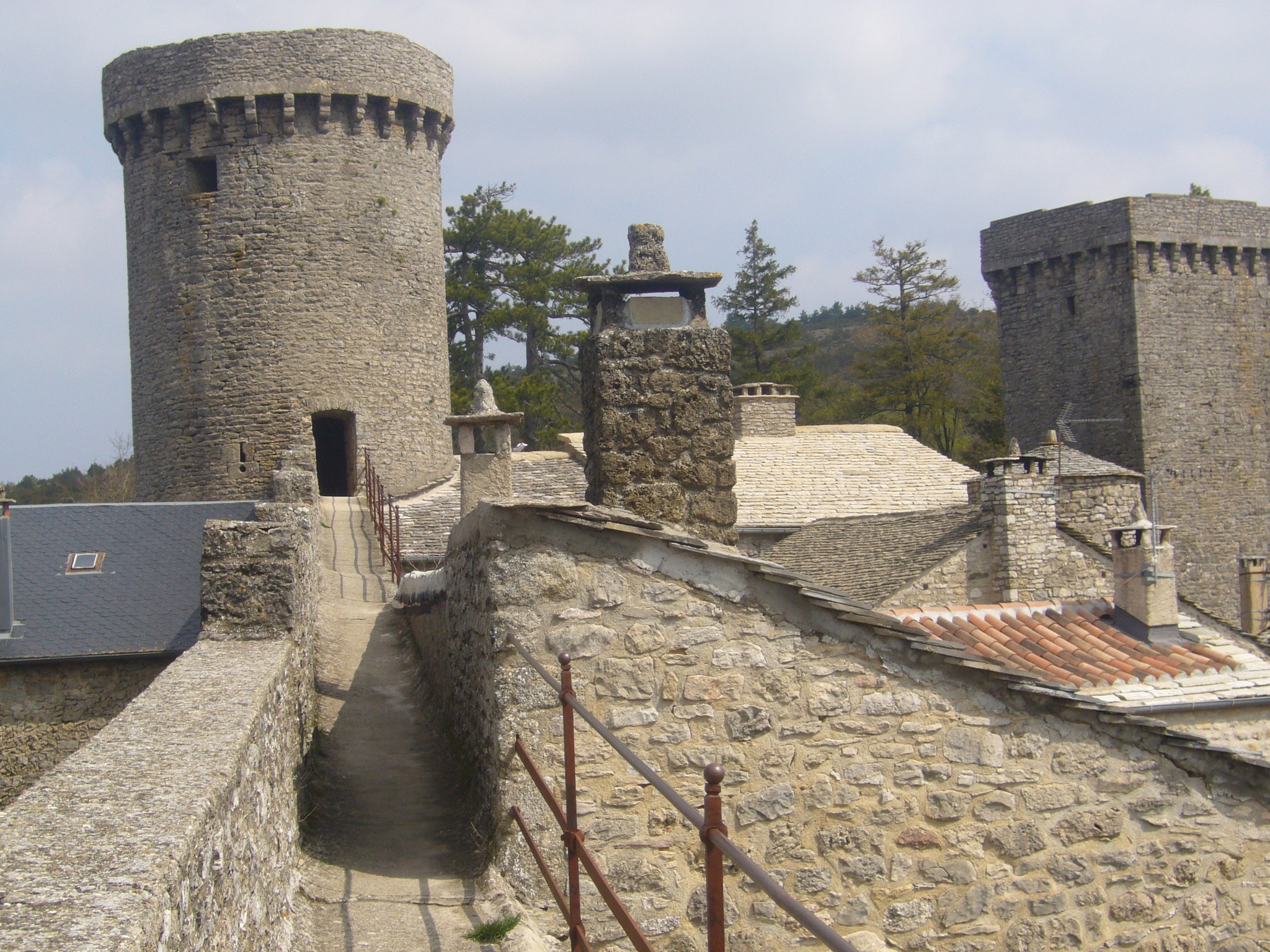 Panasonic DMC-FX9 sample photo. Old and modern, the aveyron city photography