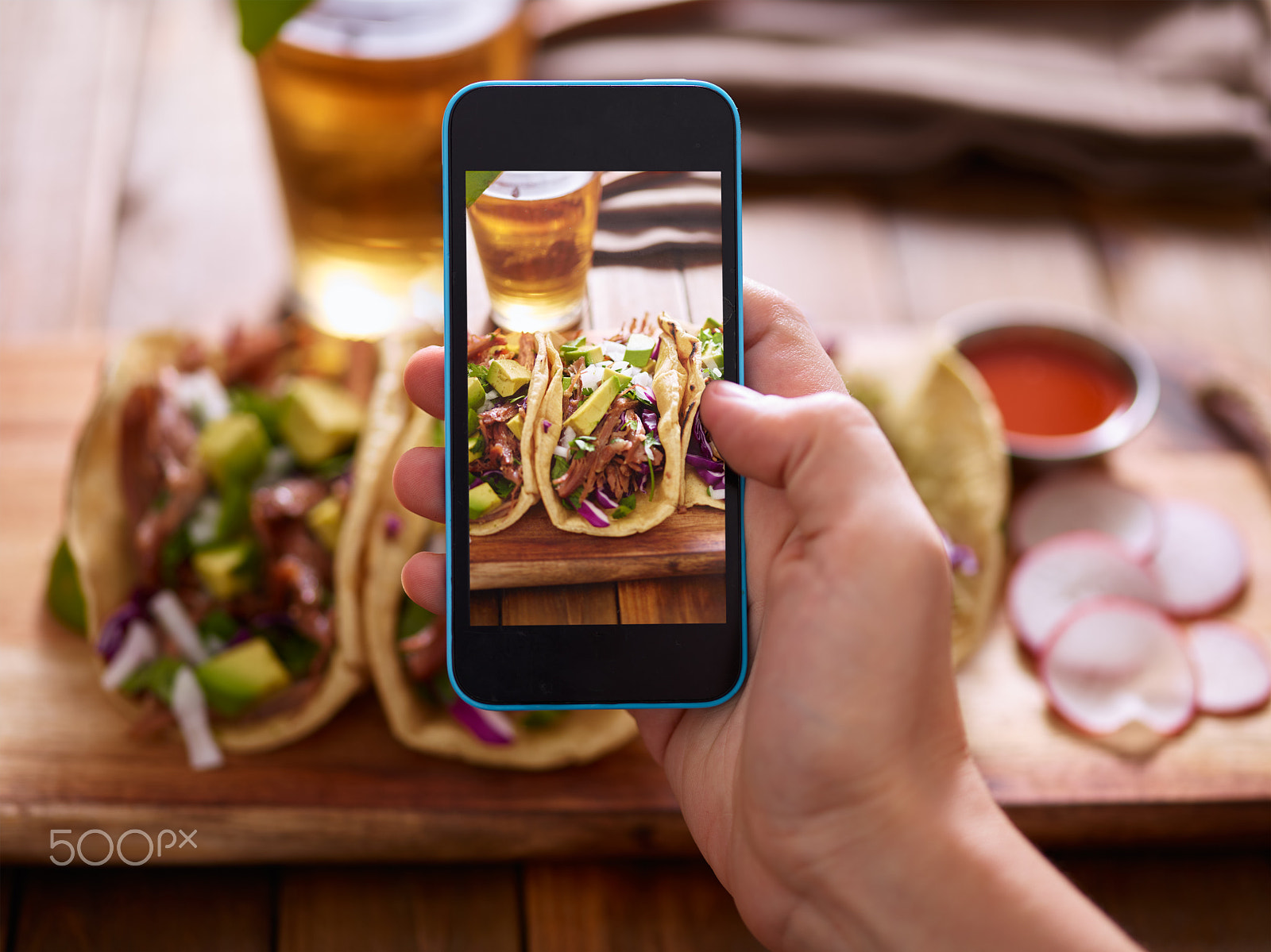 Phase One P65+ sample photo. Taking photo of street tacos with smartphone photography