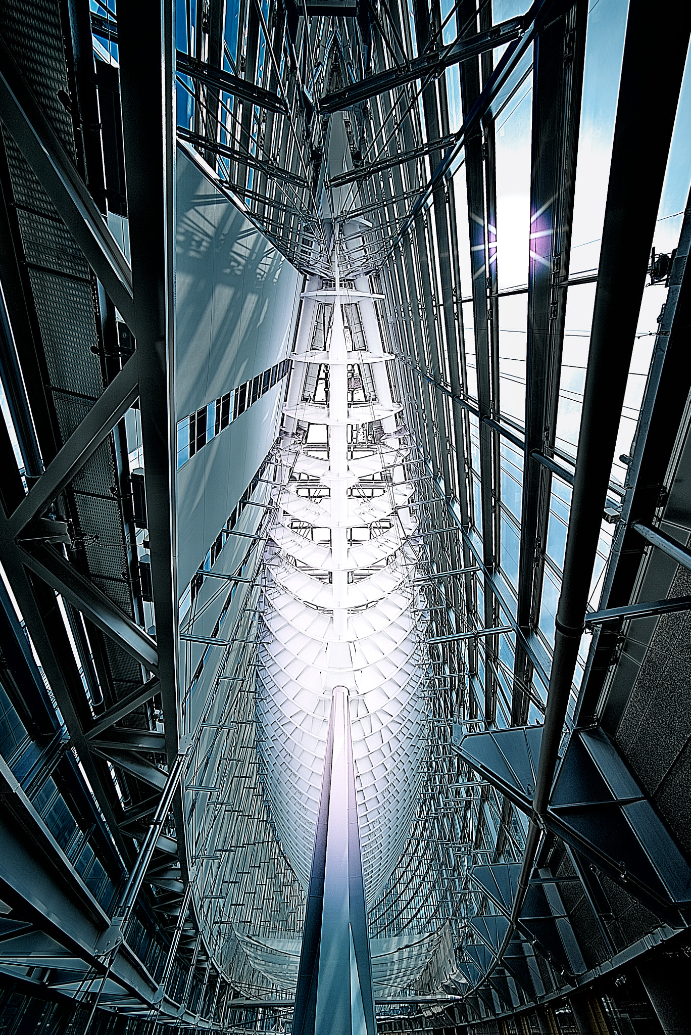 E 10mm F5.6 sample photo. Framework photography