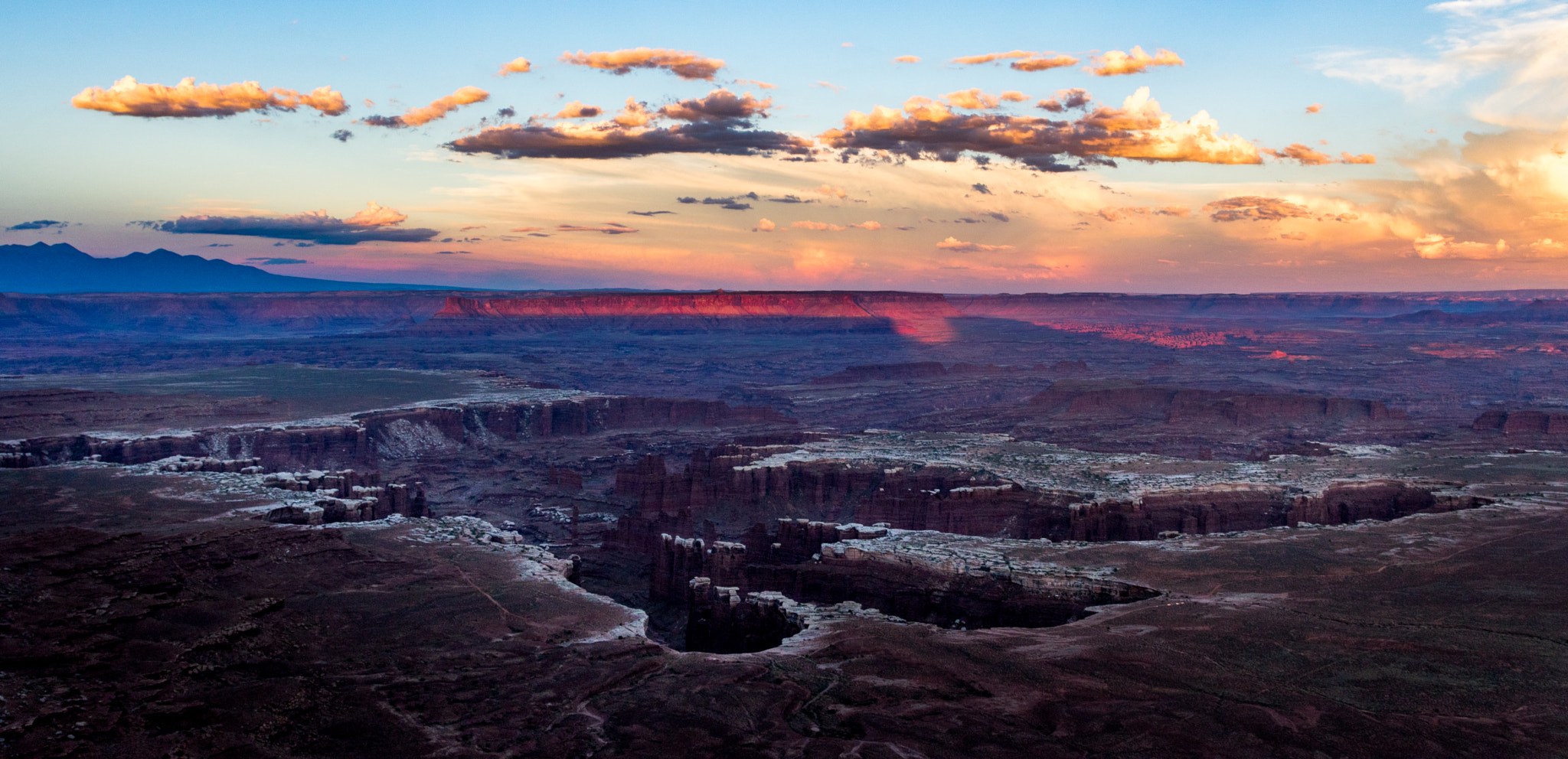 Canon EOS 750D (EOS Rebel T6i / EOS Kiss X8i) + Canon EF 17-40mm F4L USM sample photo. Canyonlands white rim photography