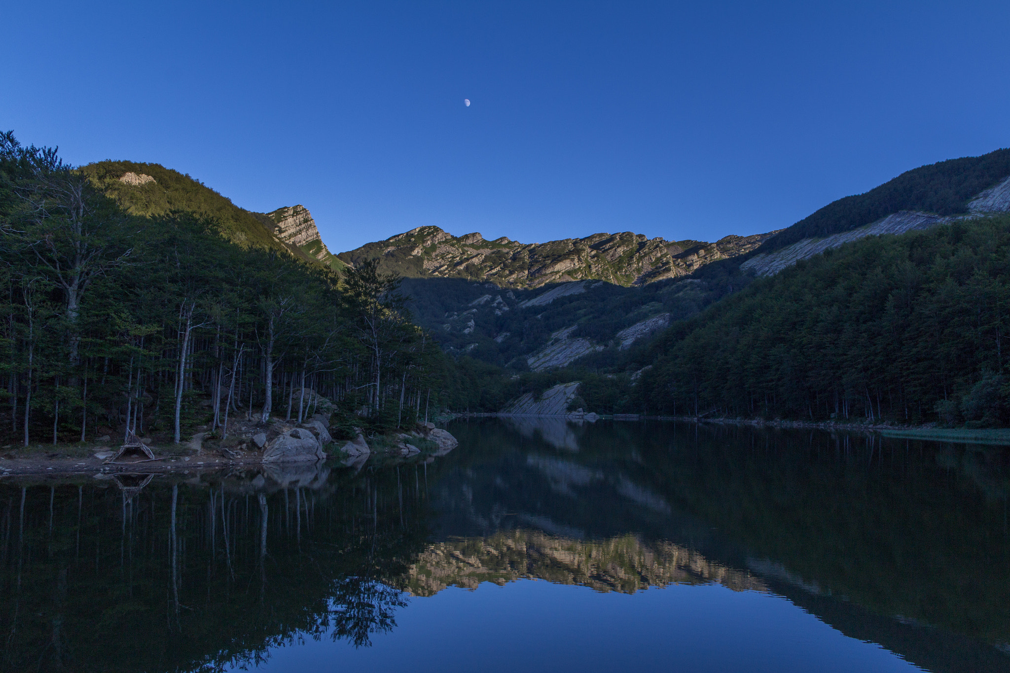 Canon EF-S 17-55mm F2.8 IS USM sample photo. Lago gemini inferiore photography