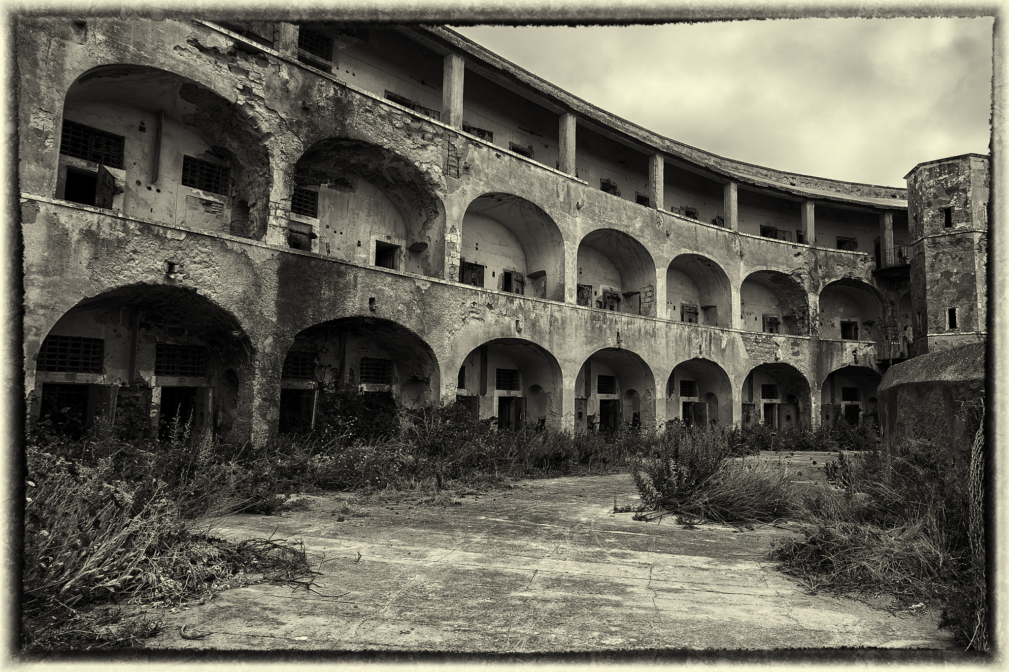 Sony a7 II + Tamron 18-270mm F3.5-6.3 Di II PZD sample photo. Santo stefano - ruin of historic italian jail photography