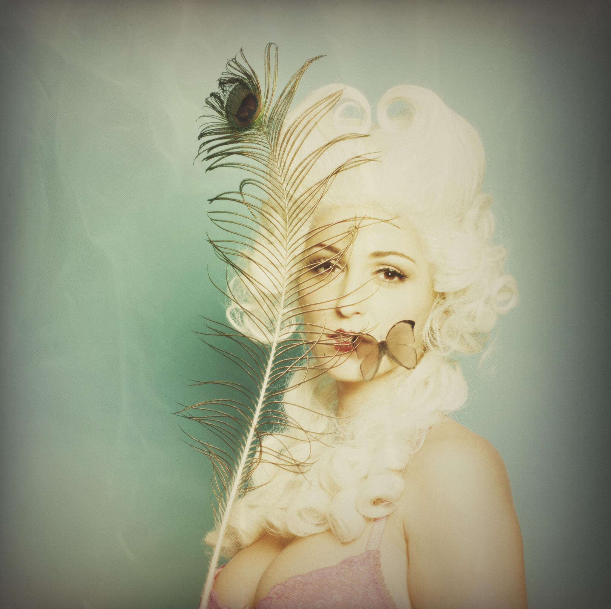 Nikon D5000 + Nikon AF Nikkor 50mm F1.8D sample photo. Marie antoinette was a temptress photography