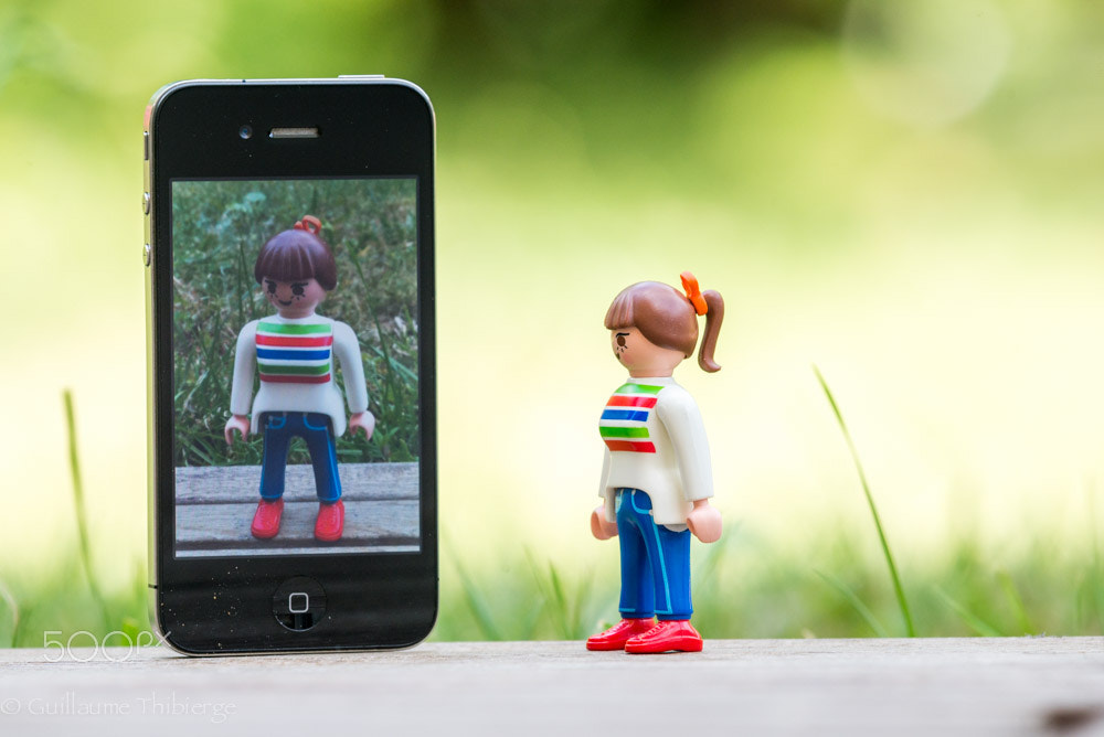Nikon Nikkor AF-S 300mm F4E PF ED VR sample photo. Fille playmobil et le miroir iphone photography