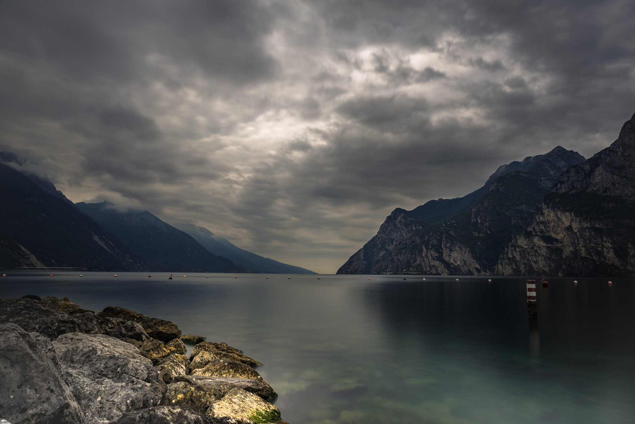 Nikon D750 + AF Nikkor 24mm f/2.8 sample photo. The clouds on lake photography
