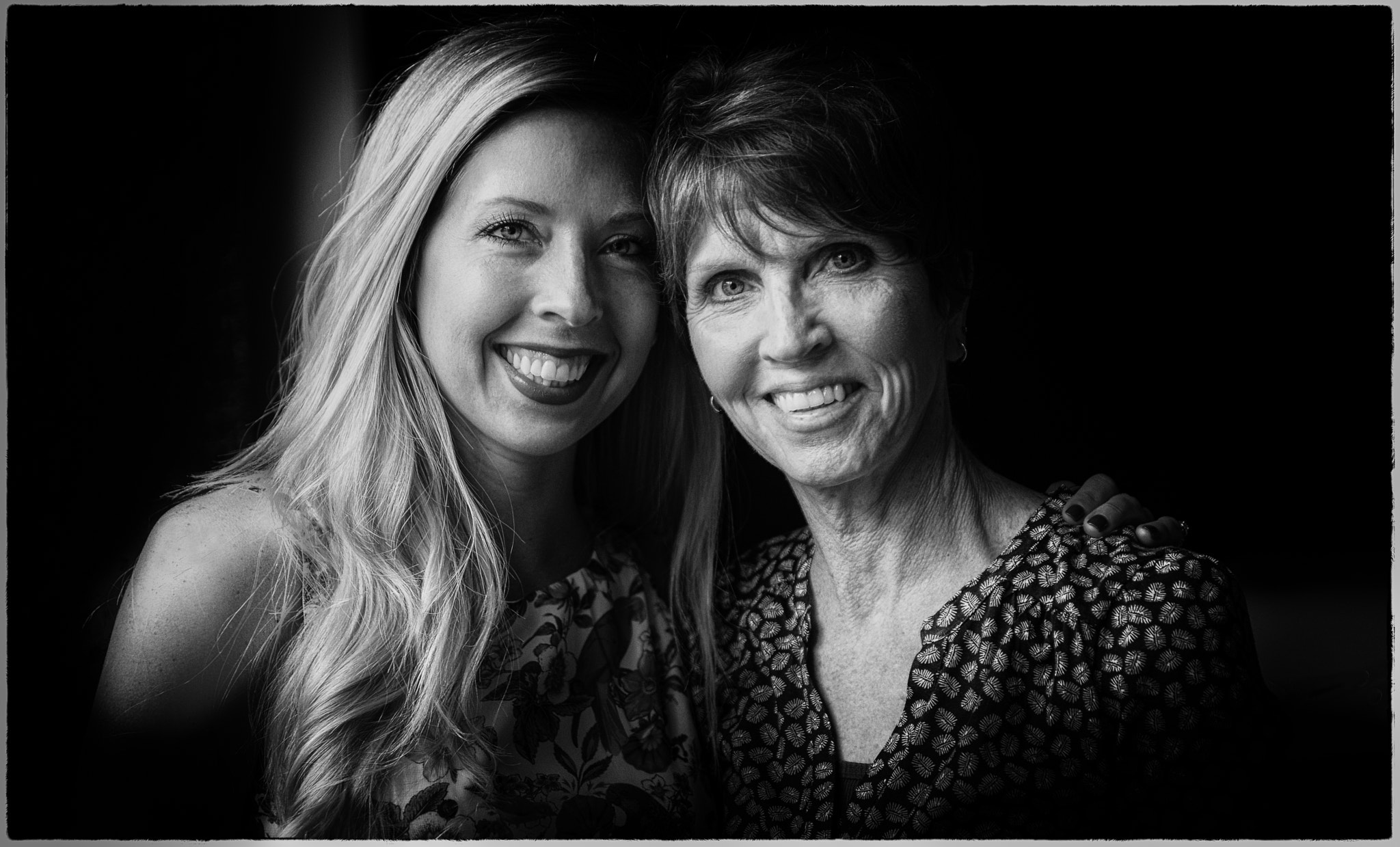 Nikon AF-S Nikkor 28-70mm F2.8 ED-IF sample photo. Mother and daughter photography